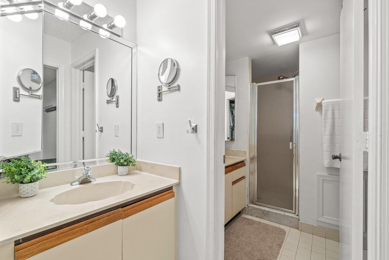 Unit 303 photo 22