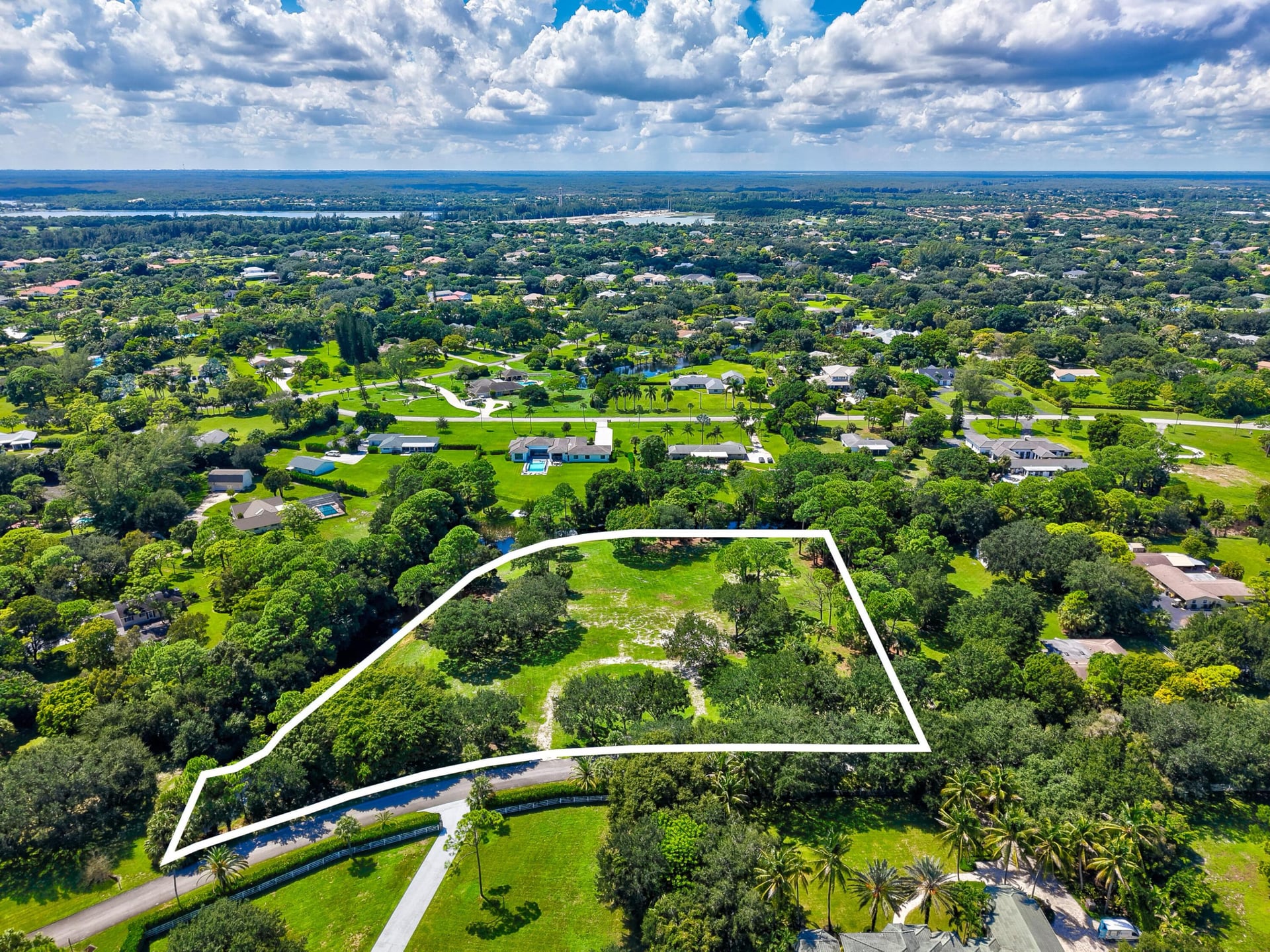  Residence photo 30
