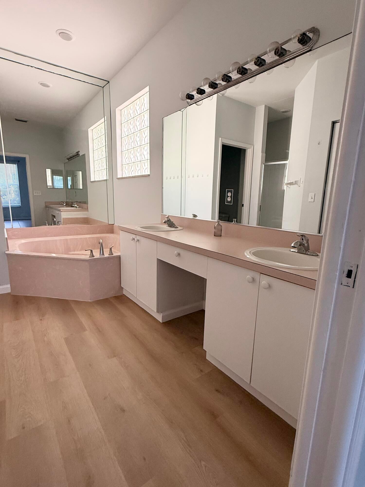 Residence photo 11