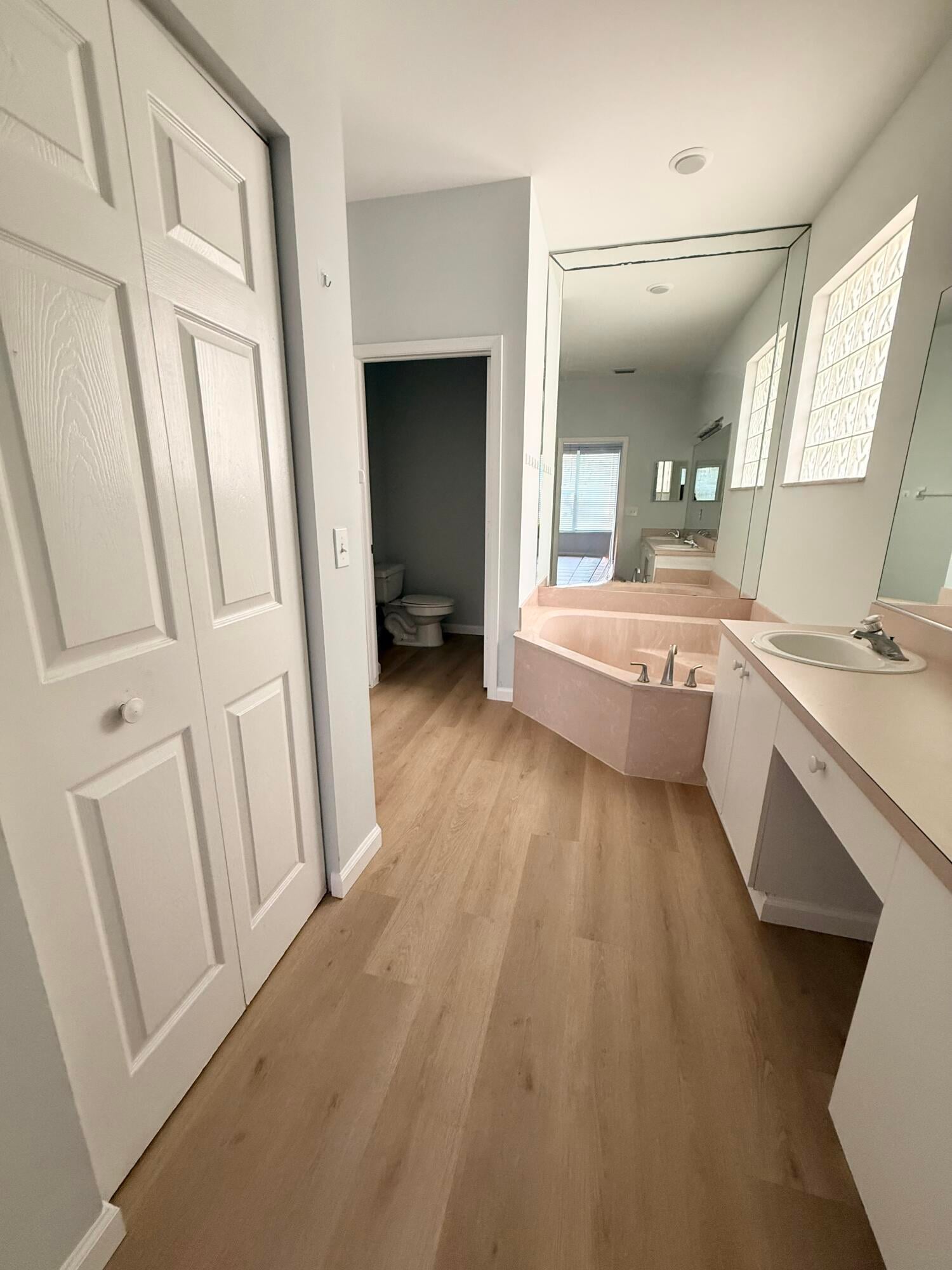 Residence photo 12