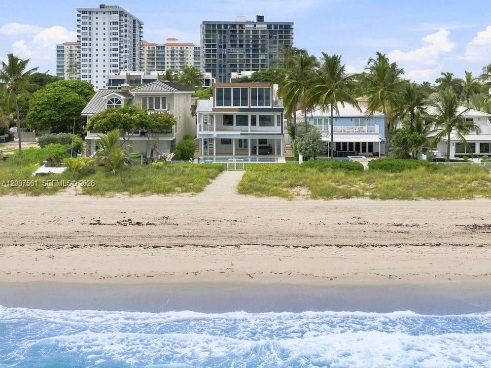3036 N Atlantic Boulevard, Fort Lauderdale, FL 33308