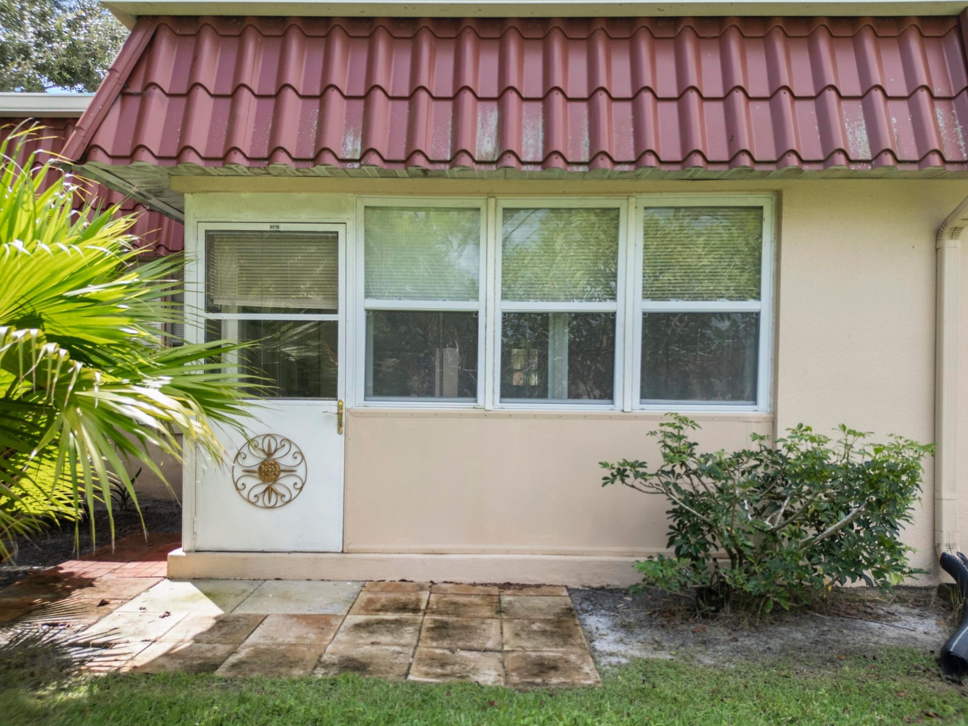 Unit B photo 26