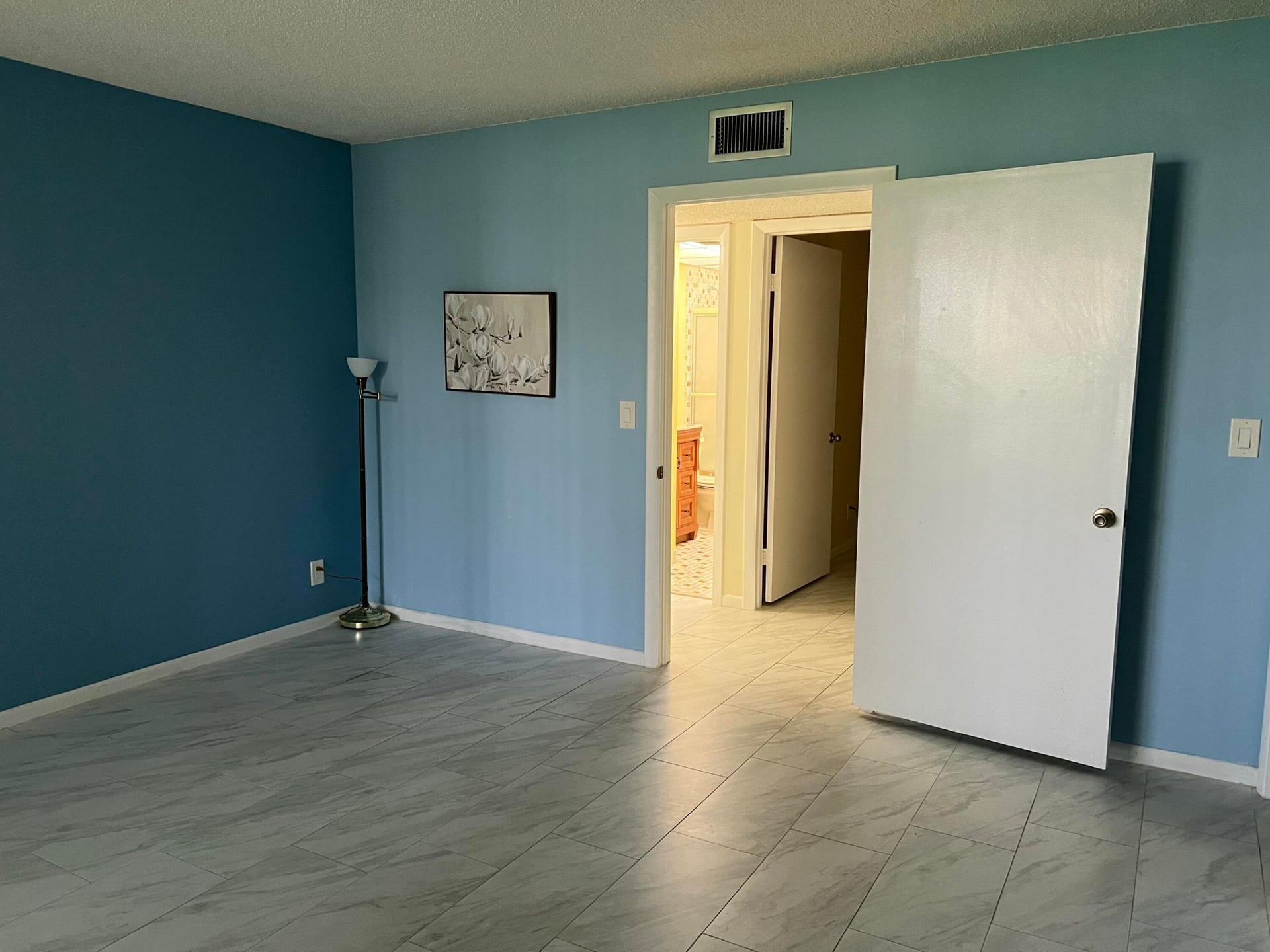 Unit 101 photo 14