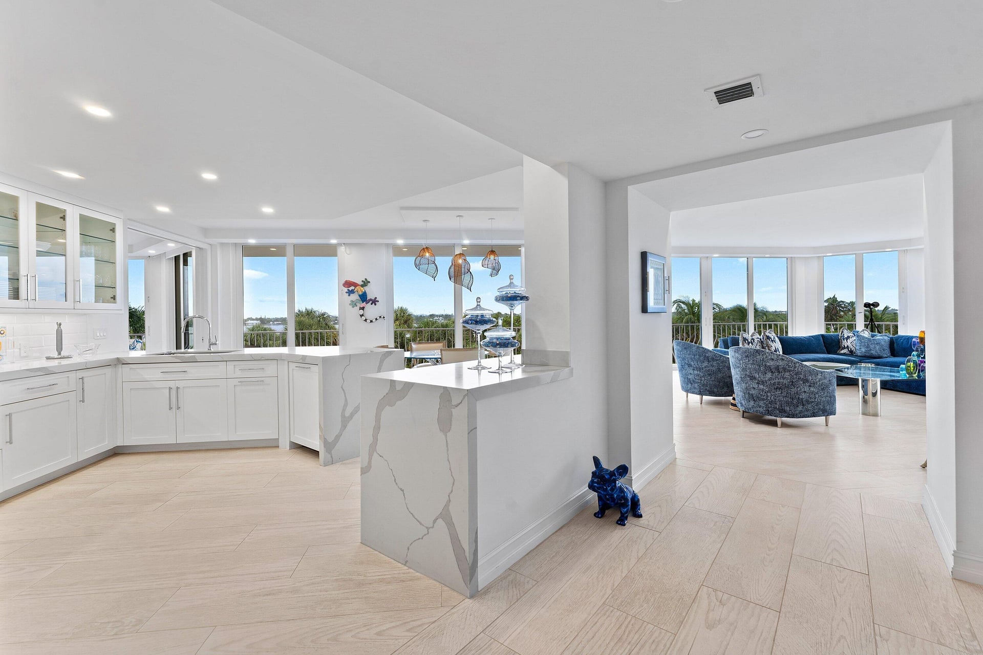 Sloan's Curve Palm Beach Unit 204S photo 3