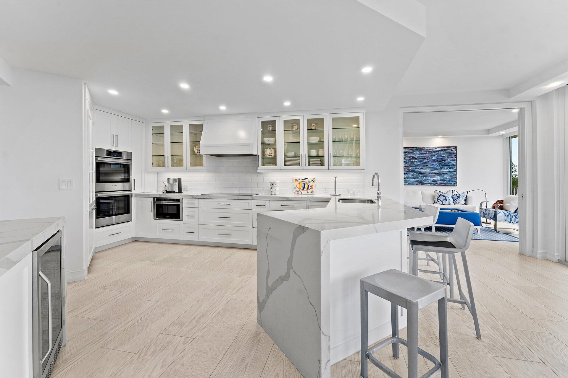 Sloan's Curve Palm Beach Unit 204S photo 4