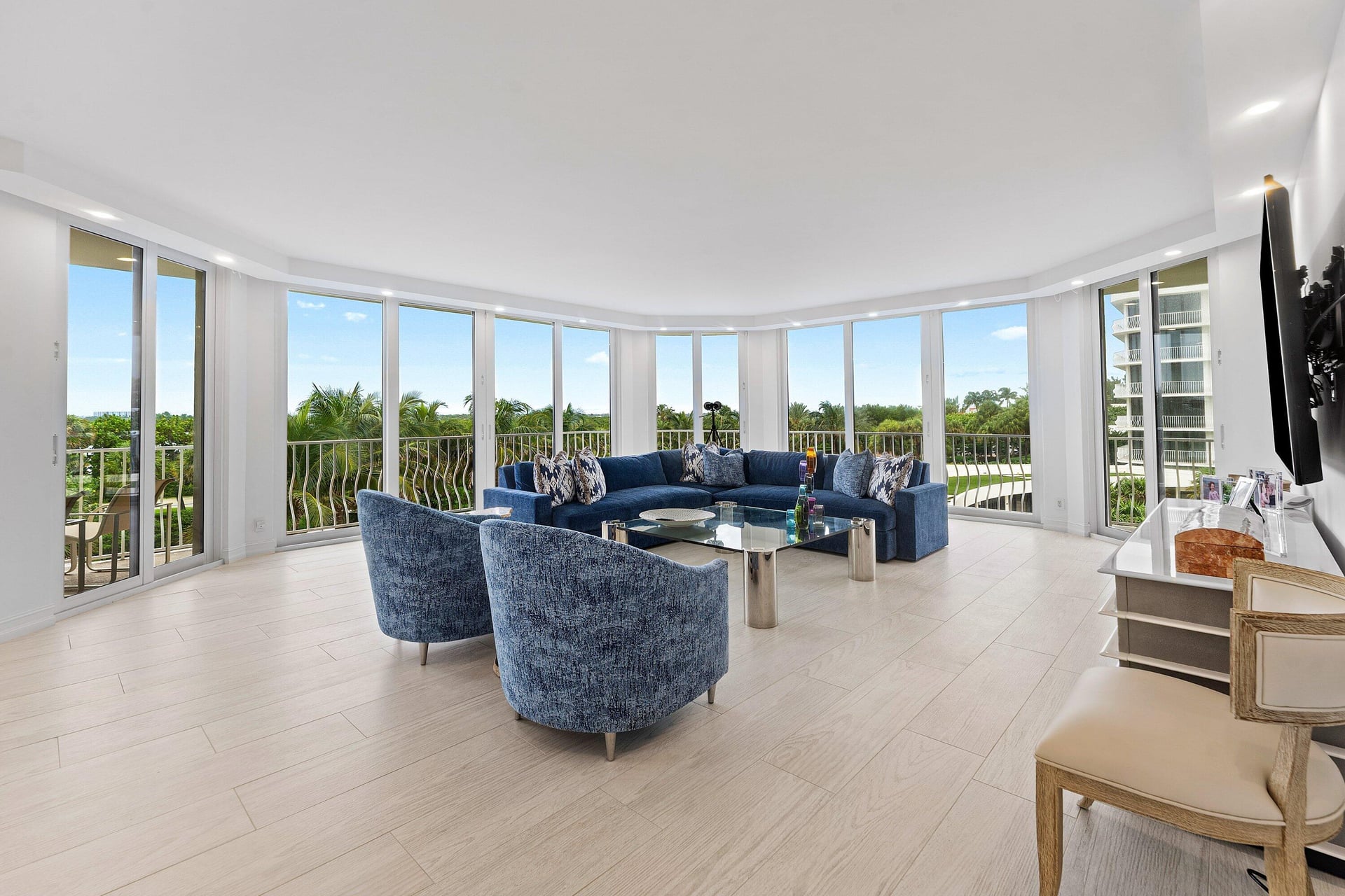 Sloan's Curve Palm Beach Unit 204S photo 11