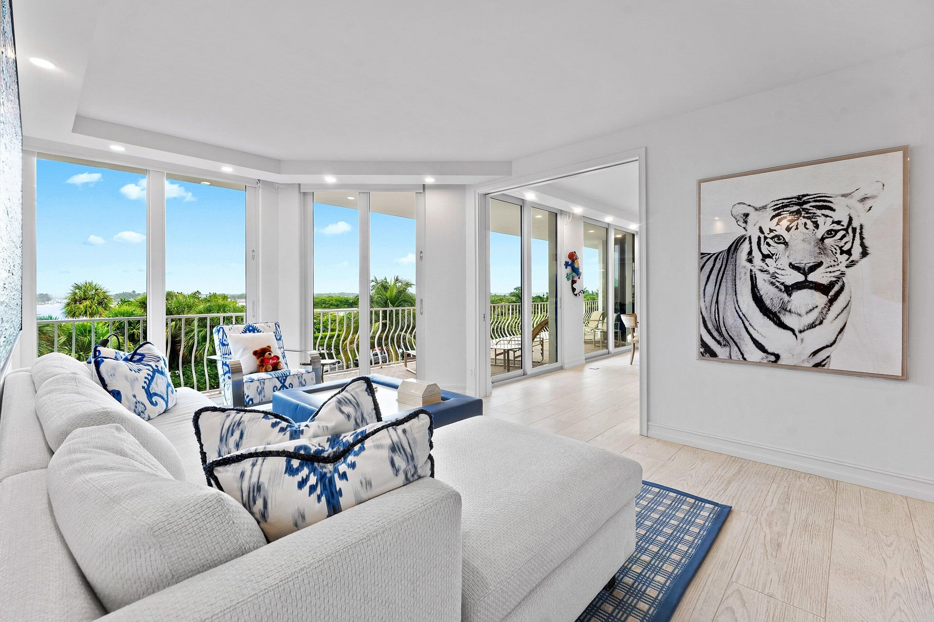 Sloan's Curve Palm Beach Unit 204S photo 15
