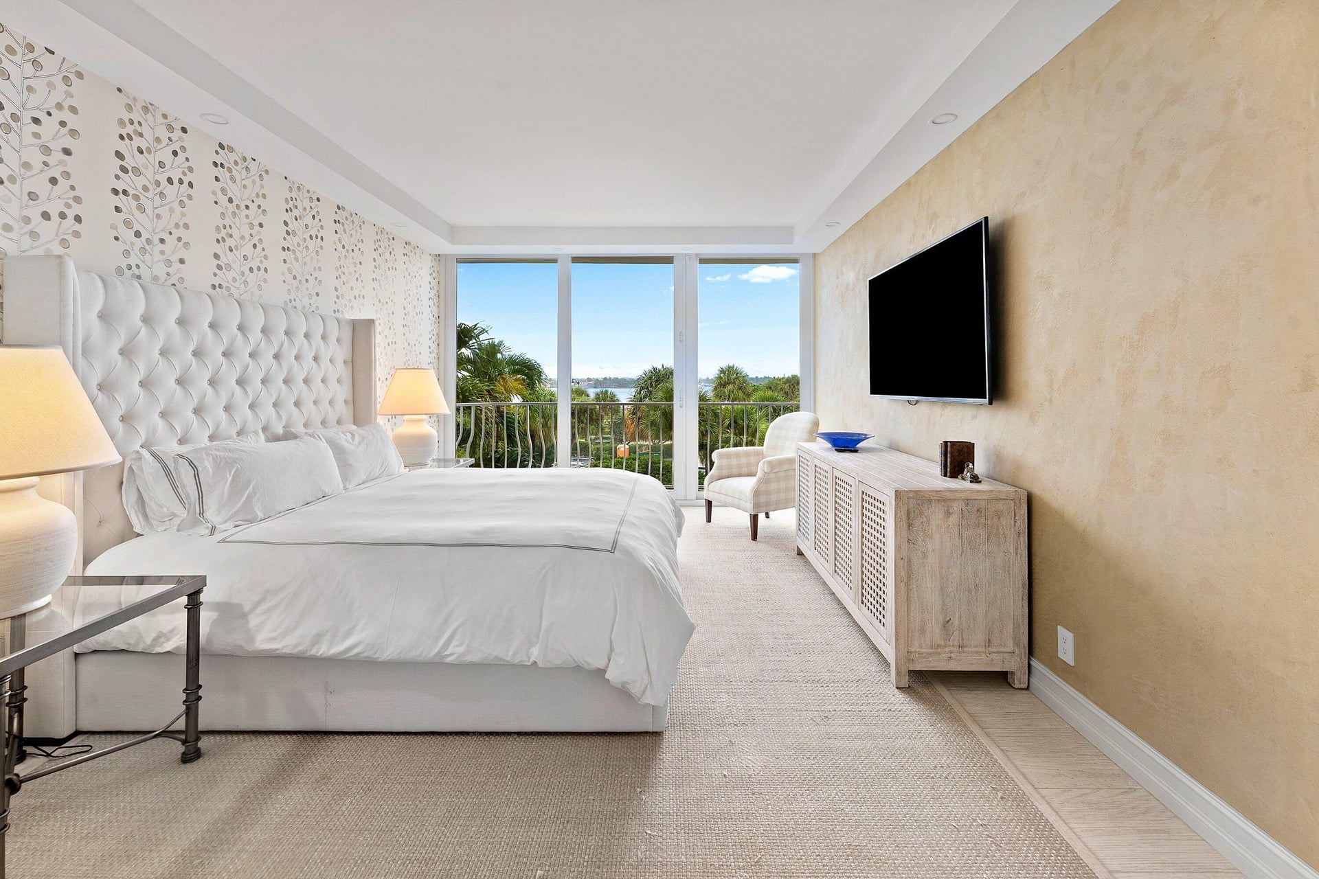 Sloan's Curve Palm Beach Unit 204S photo 28