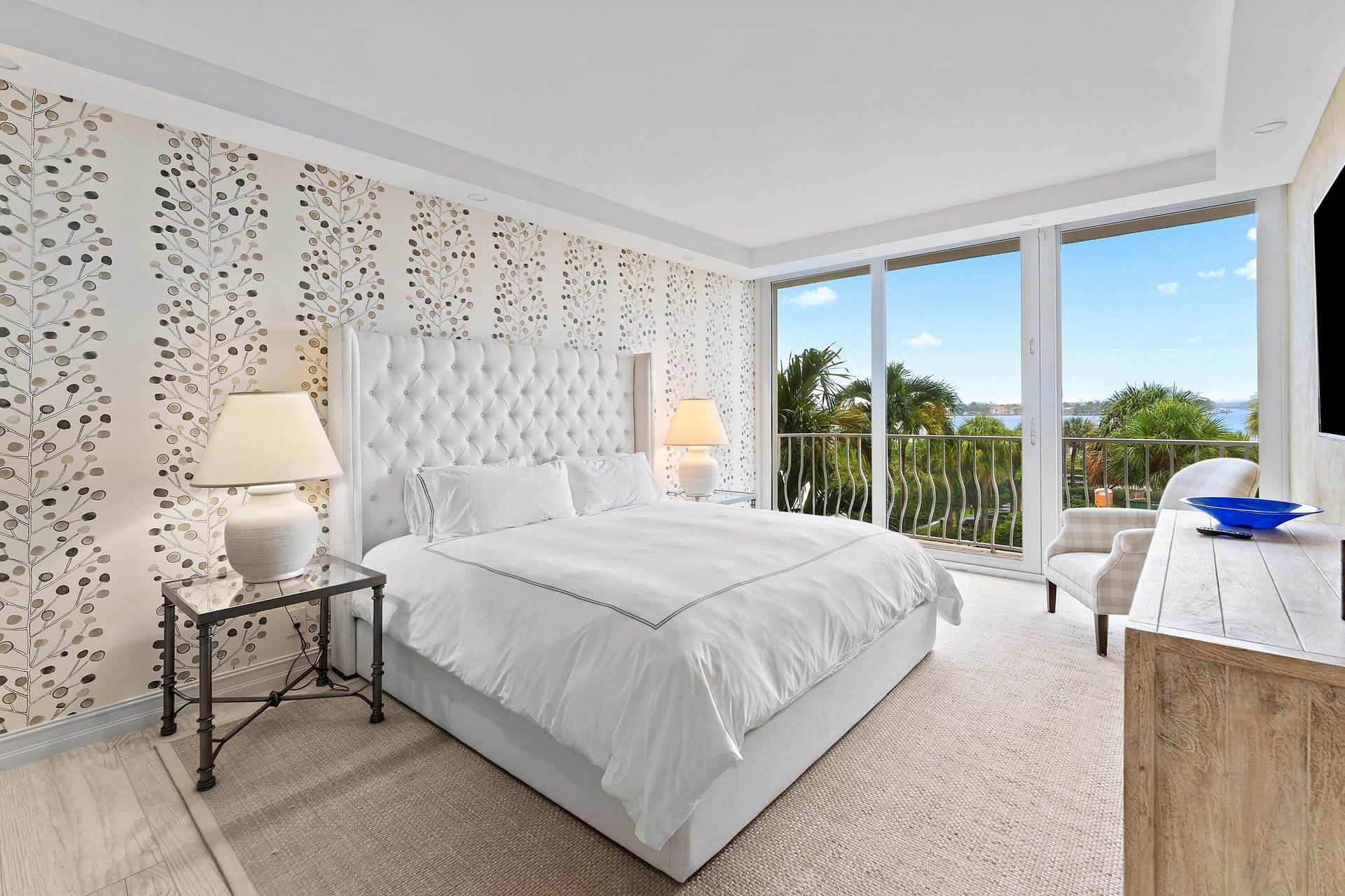 Sloan's Curve Palm Beach Unit 204S photo 30