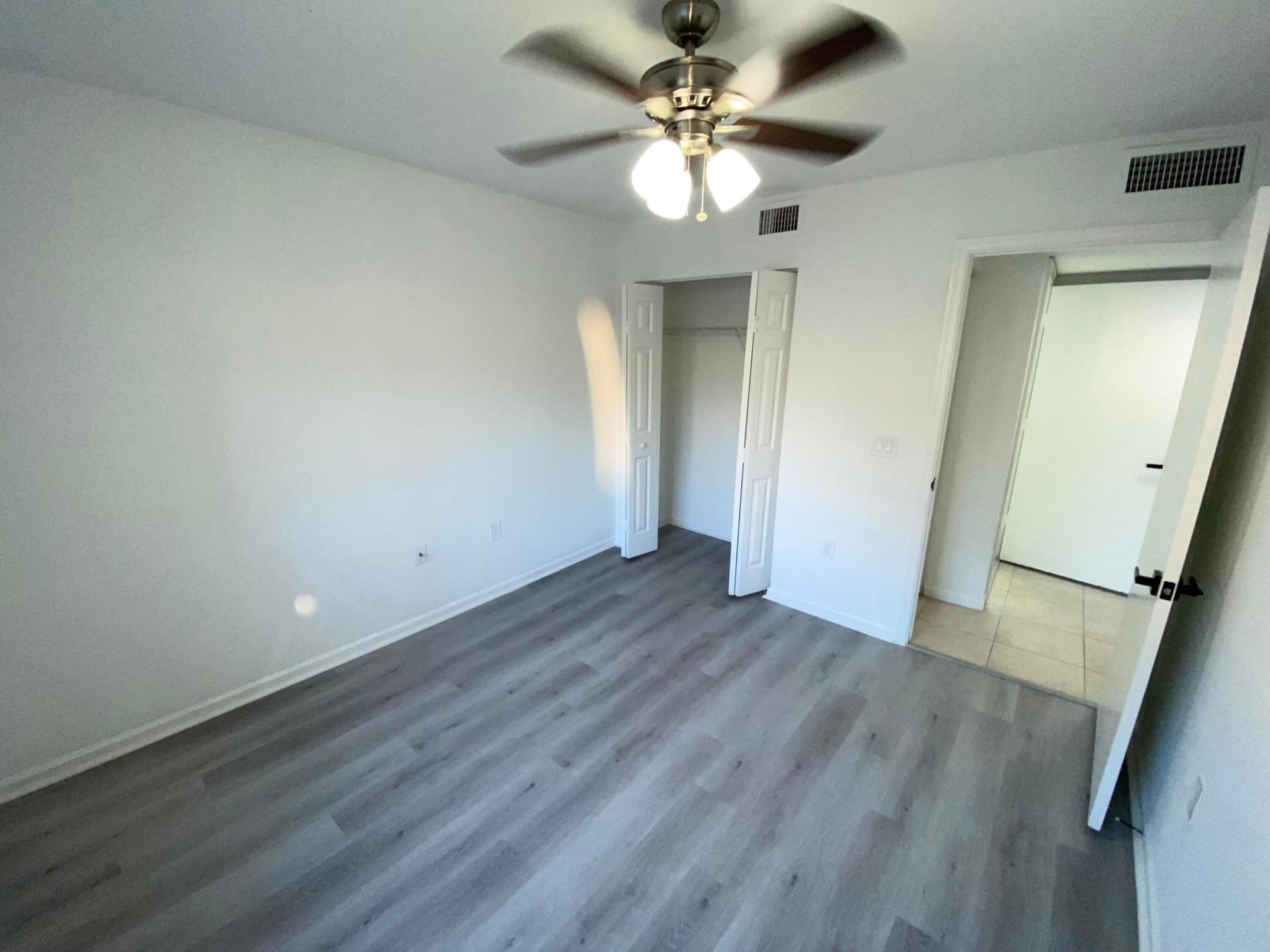 Unit 106 photo 18