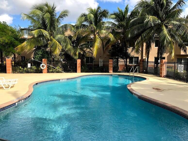 Unit 106 photo 27