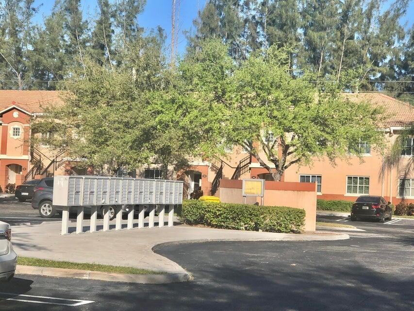 Unit 106 photo 29