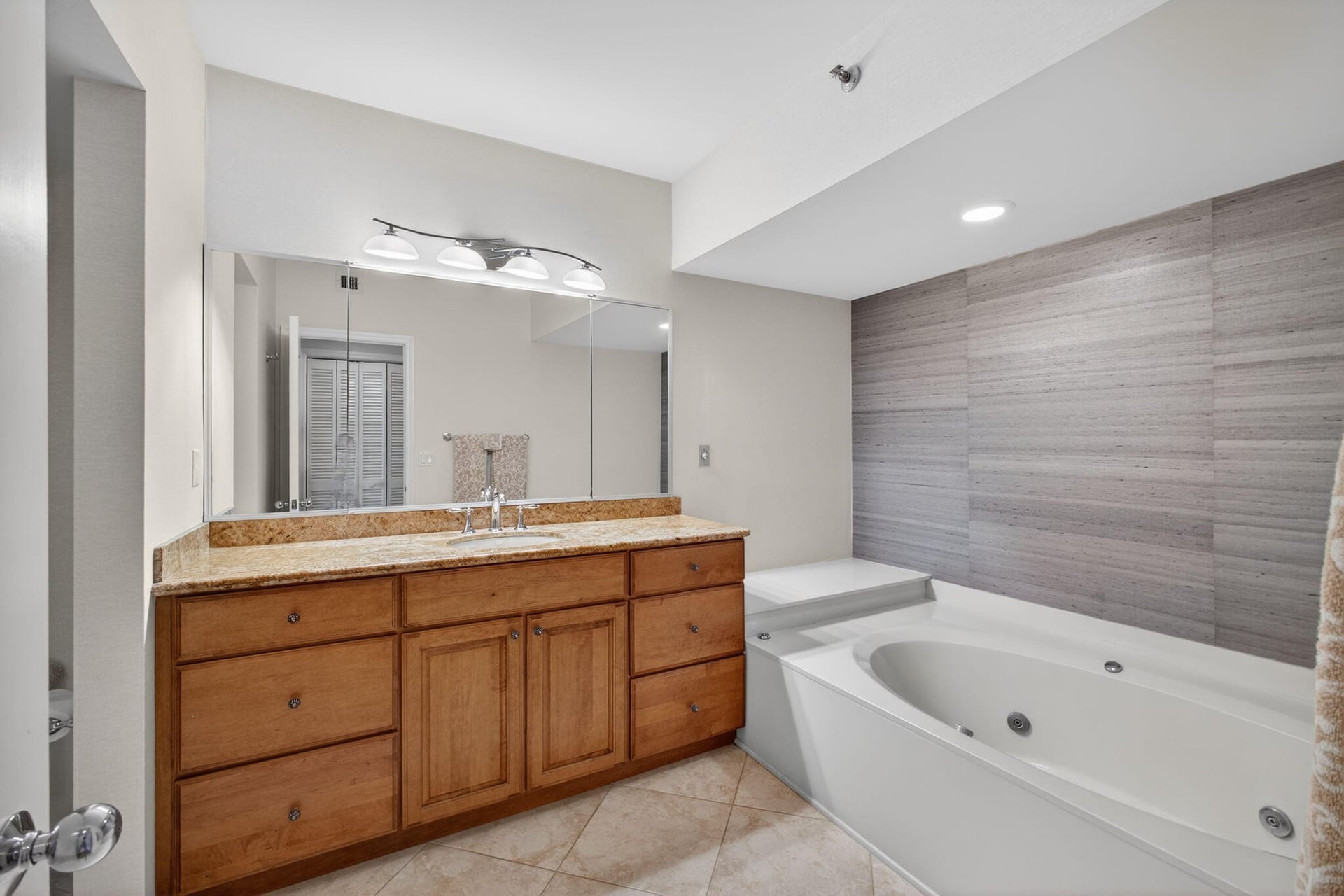 Jonathan's Landing Jupiter FL Unit 1304 photo 12