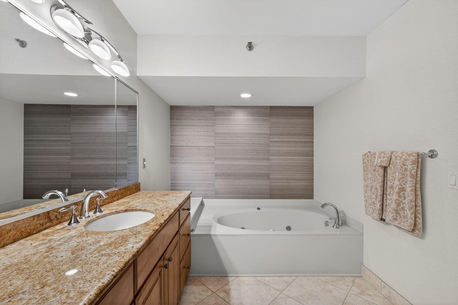Jonathan's Landing Jupiter FL Unit 1304 photo 13