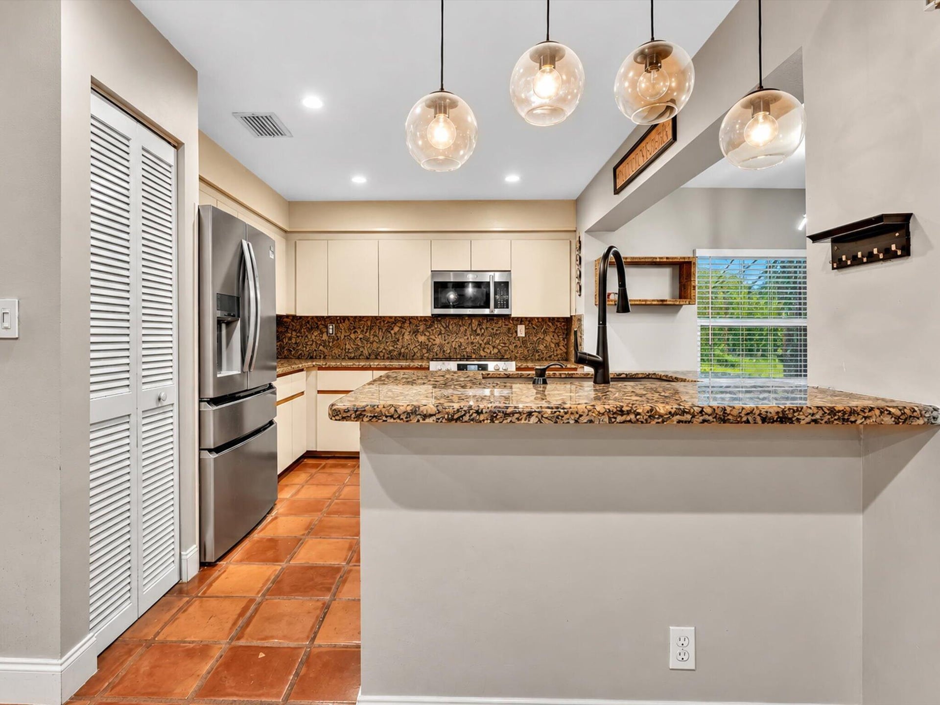 Residence photo 48