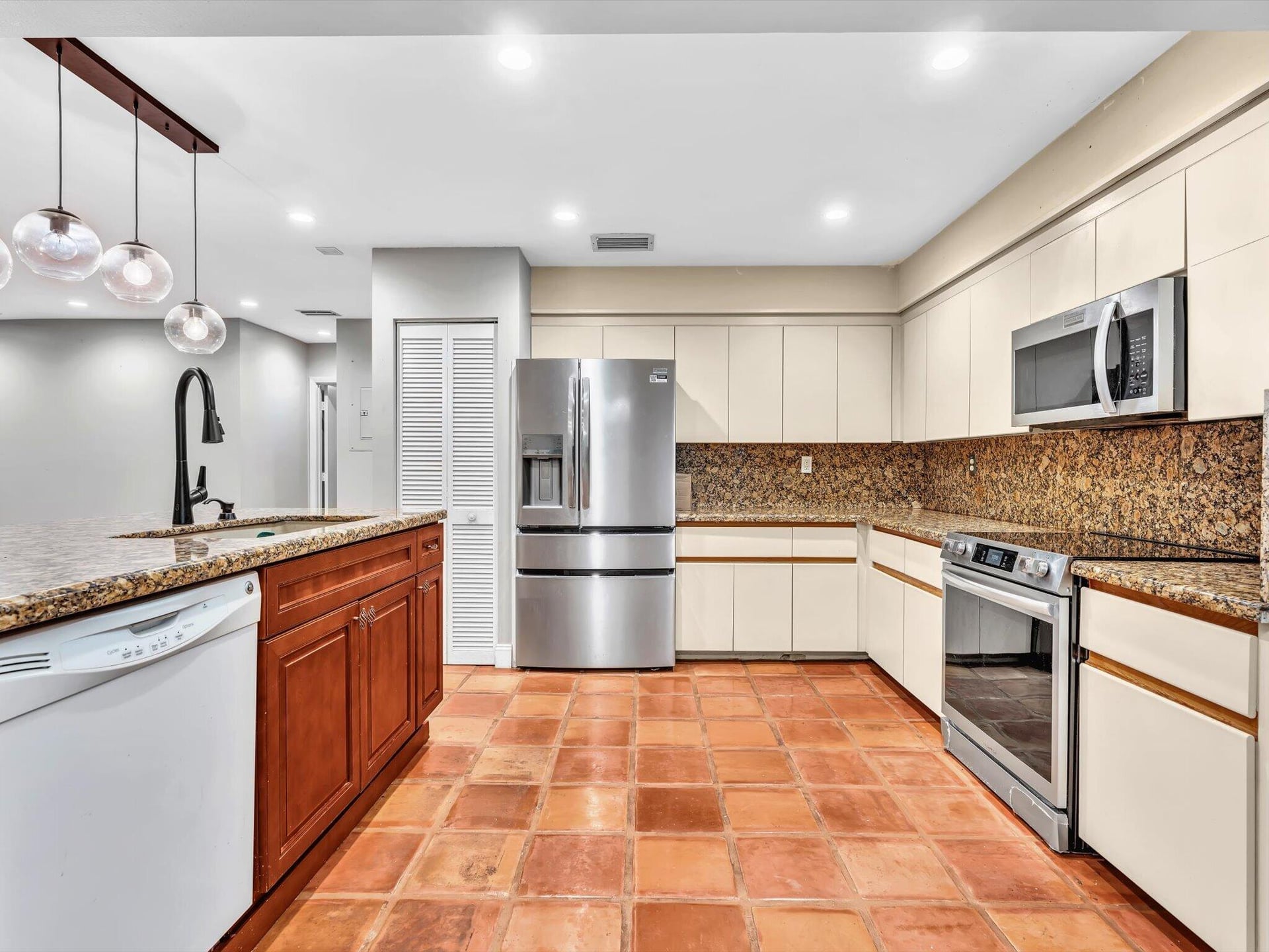 Residence photo 50