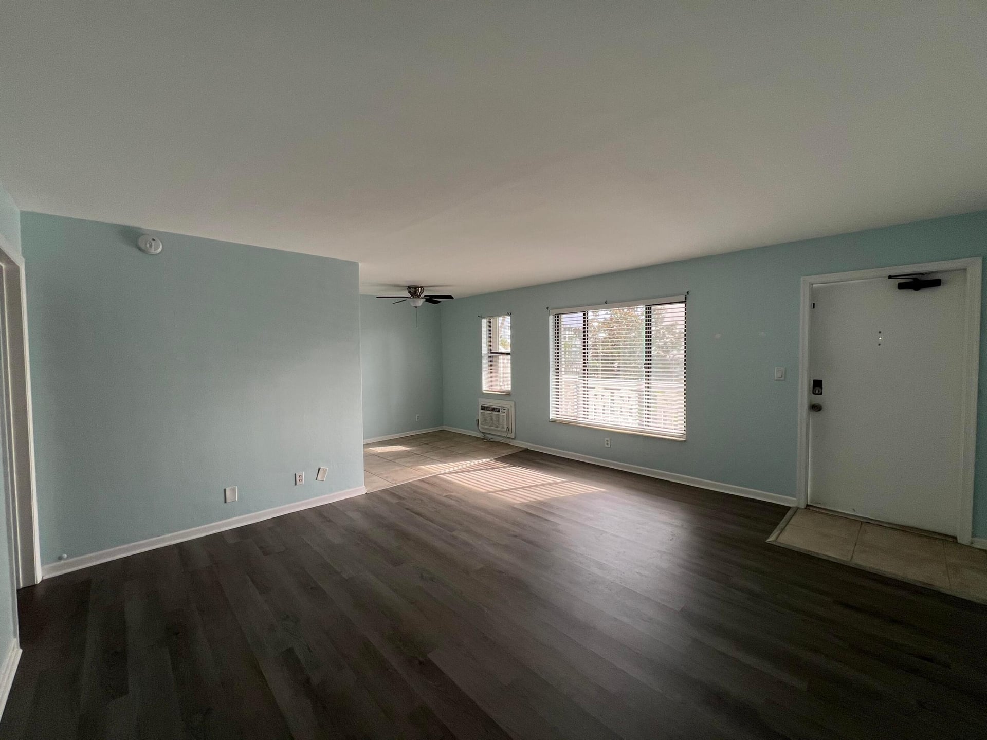 Unit B4 photo 3