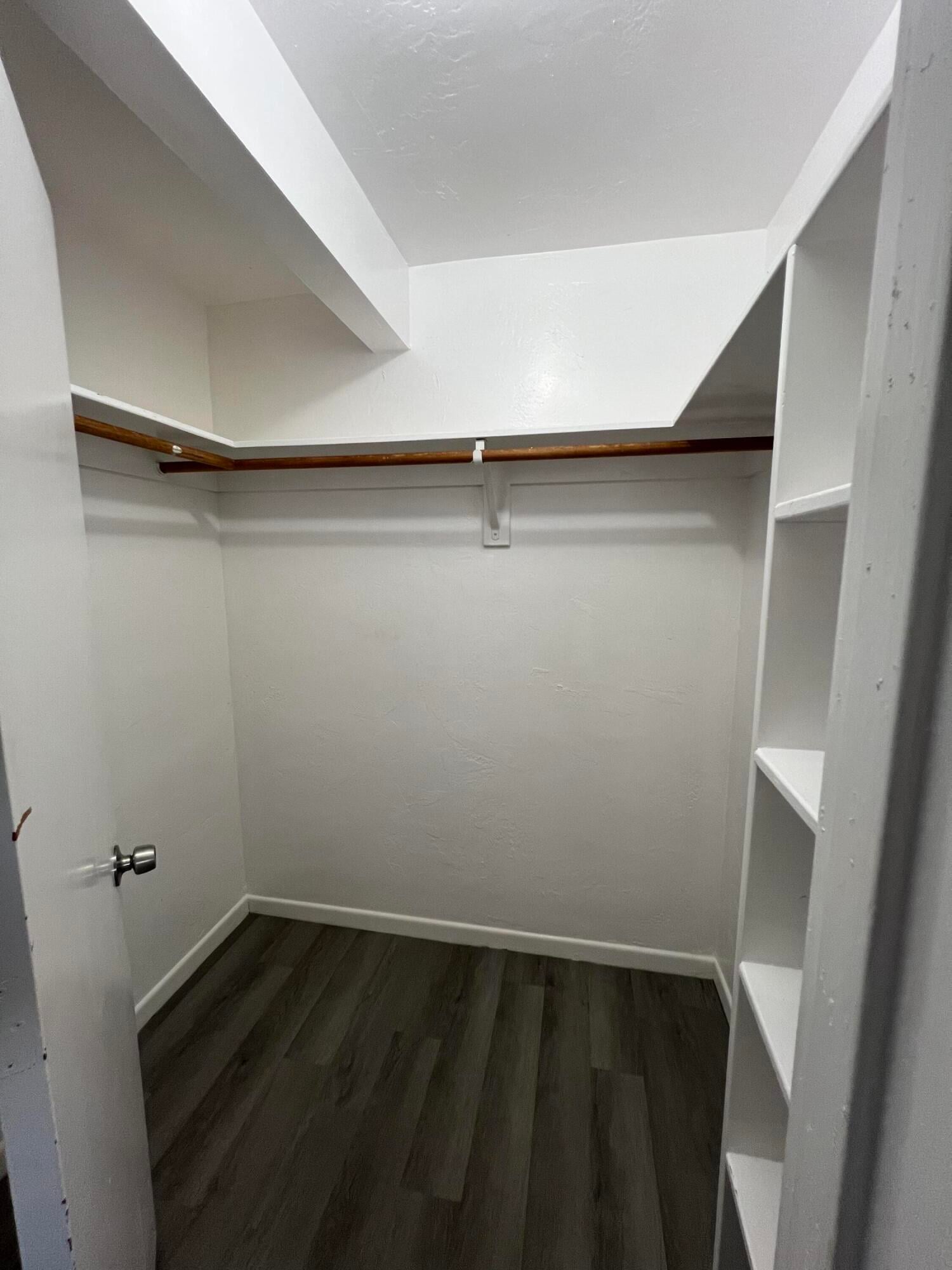 Unit B4 photo 16