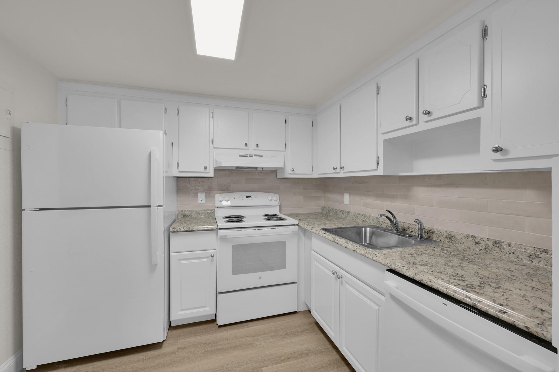  Residence photo 11