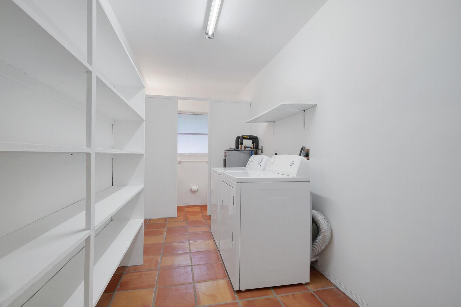 Residence photo 16