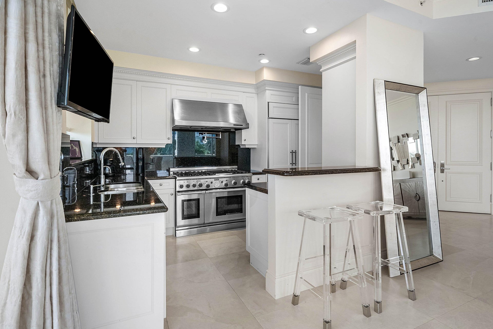 Bellaria Condos Palm Beach Unit 402 photo 9