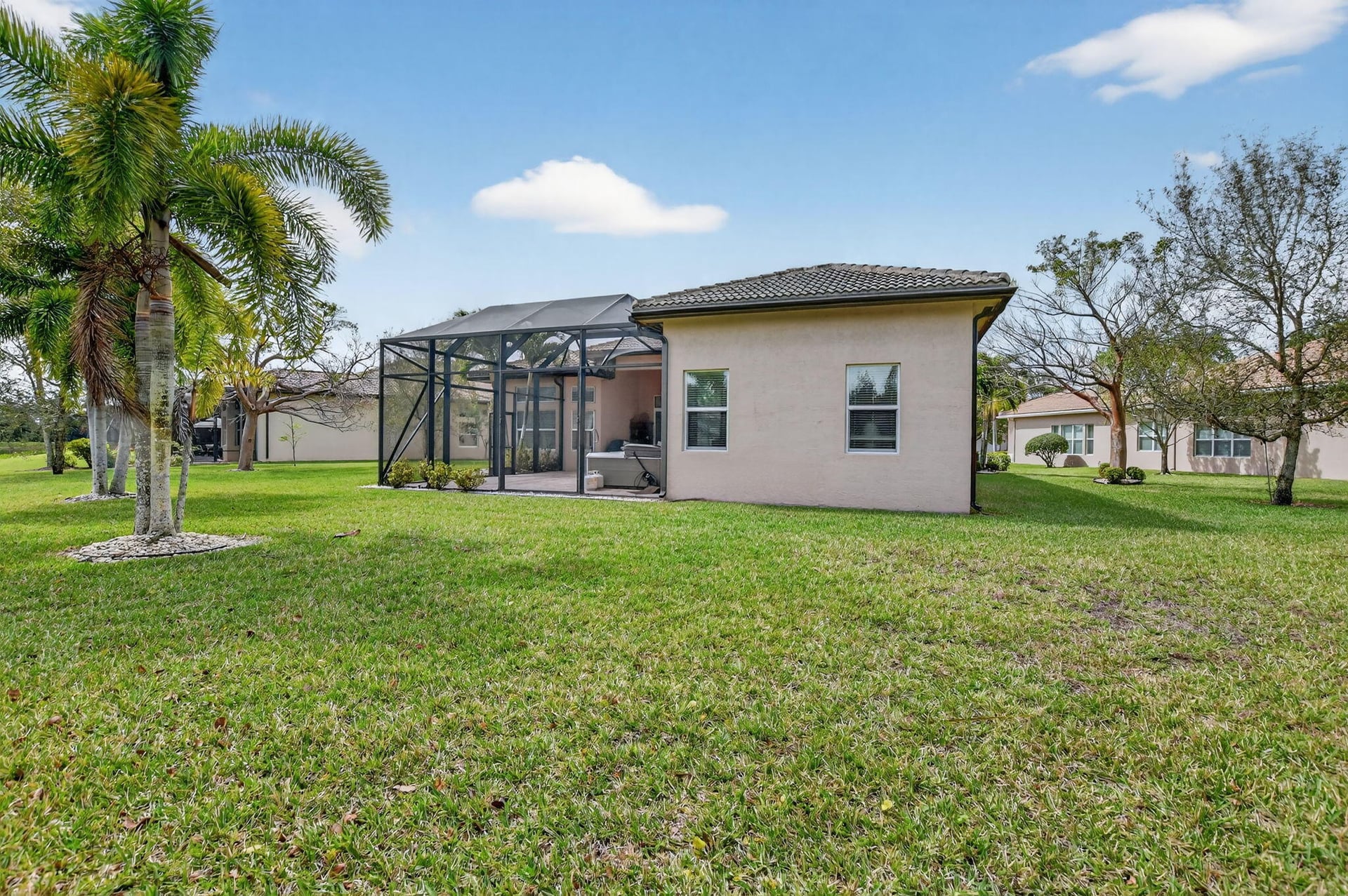  Residence photo 30