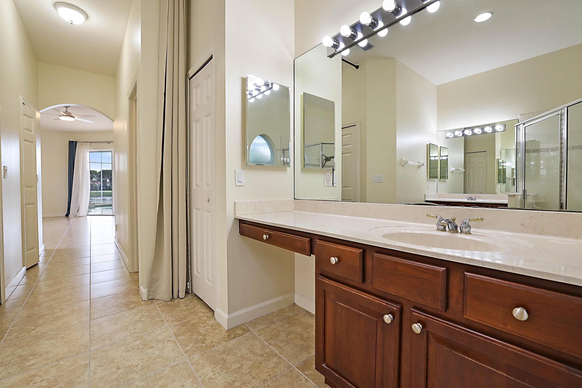 Residence photo 32