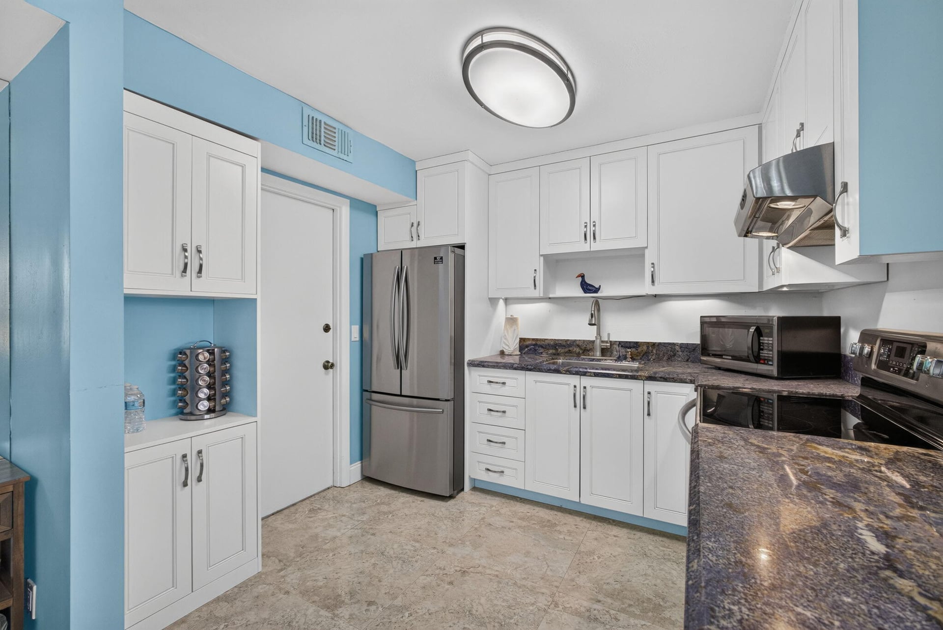 Unit 209 photo 9