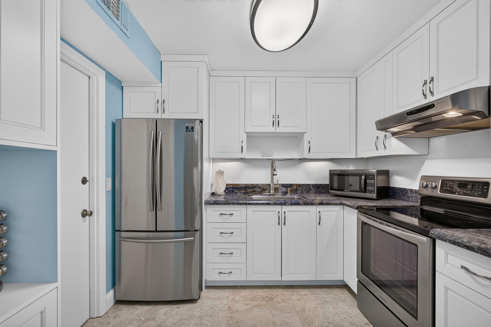 Unit 209 photo 11