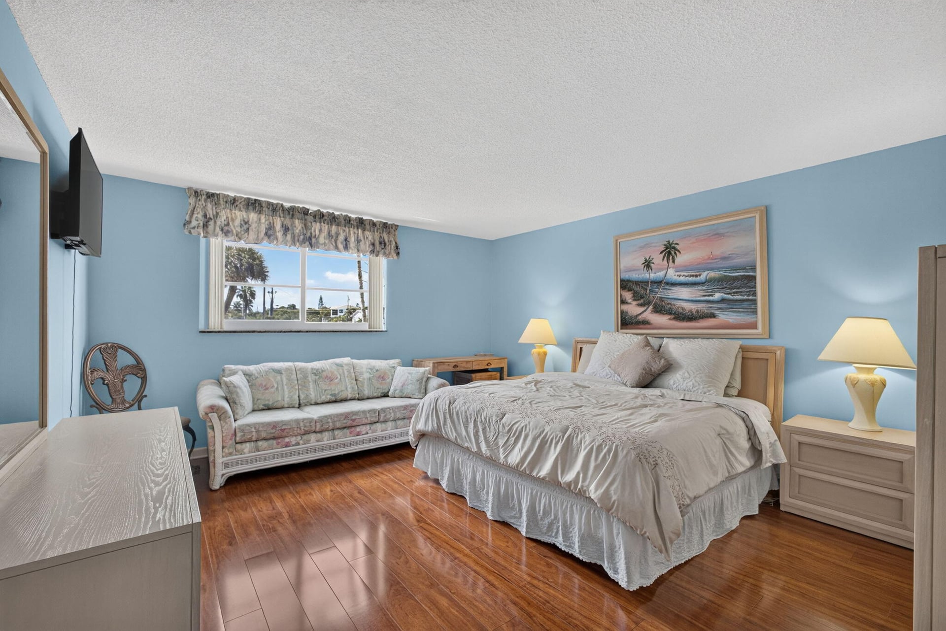 Unit 209 photo 12