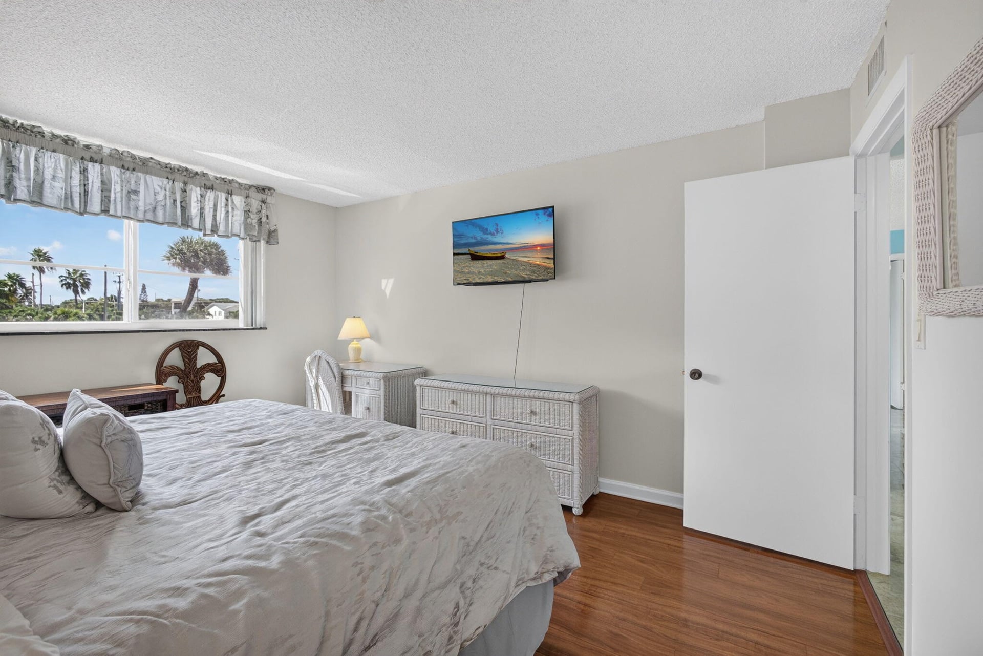 Unit 209 photo 19