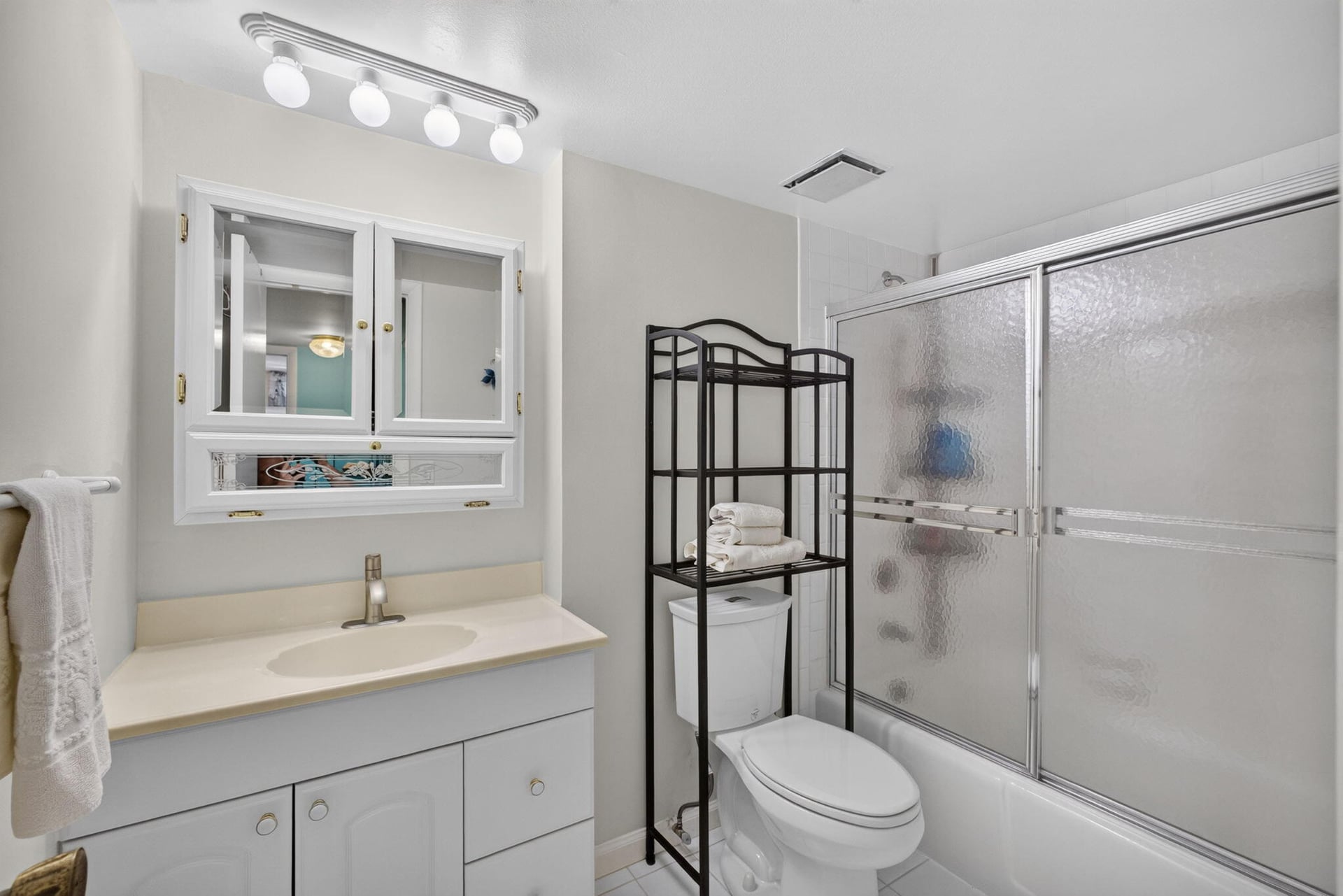 Unit 209 photo 20