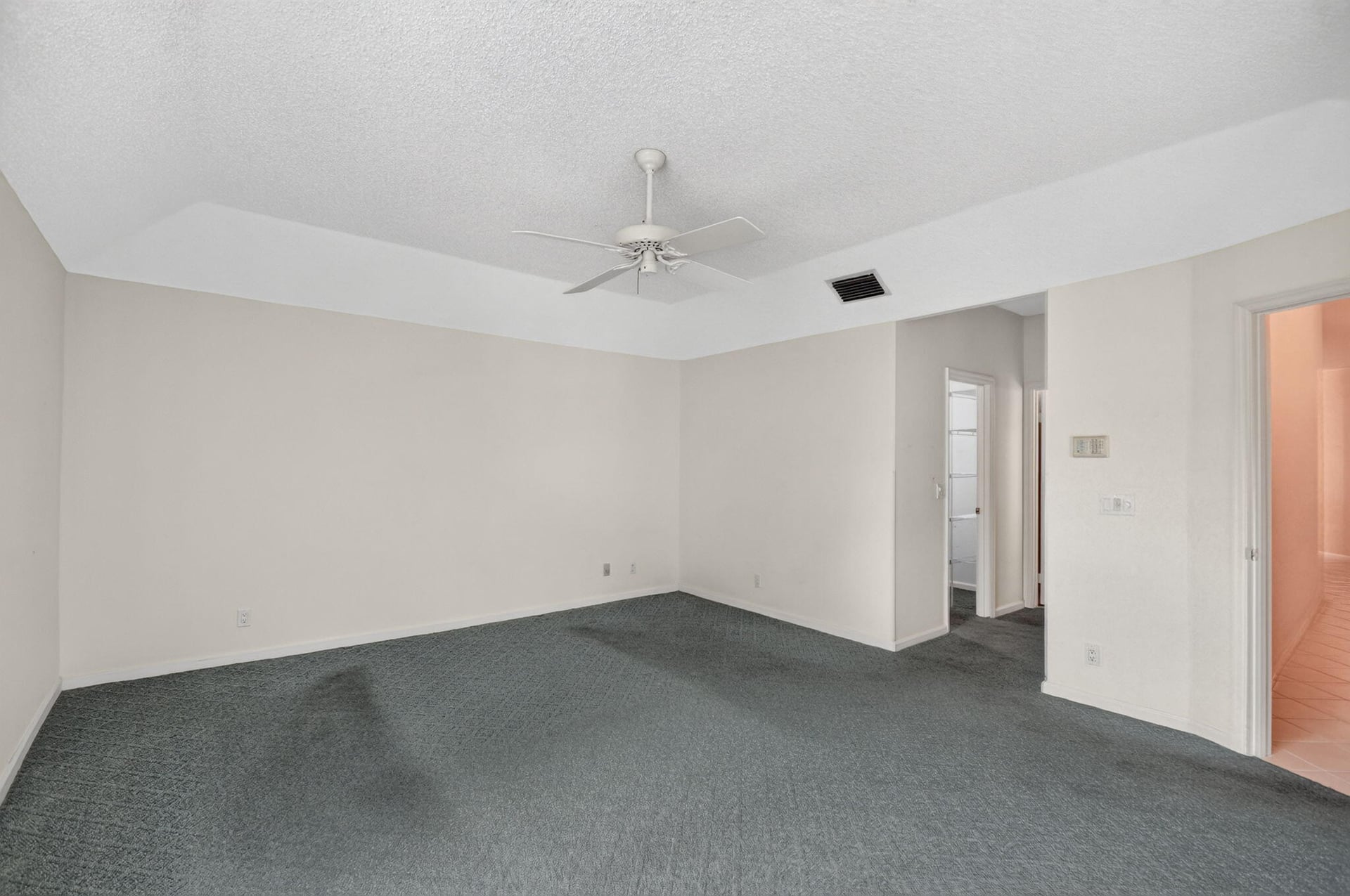 Unit 4 photo 13