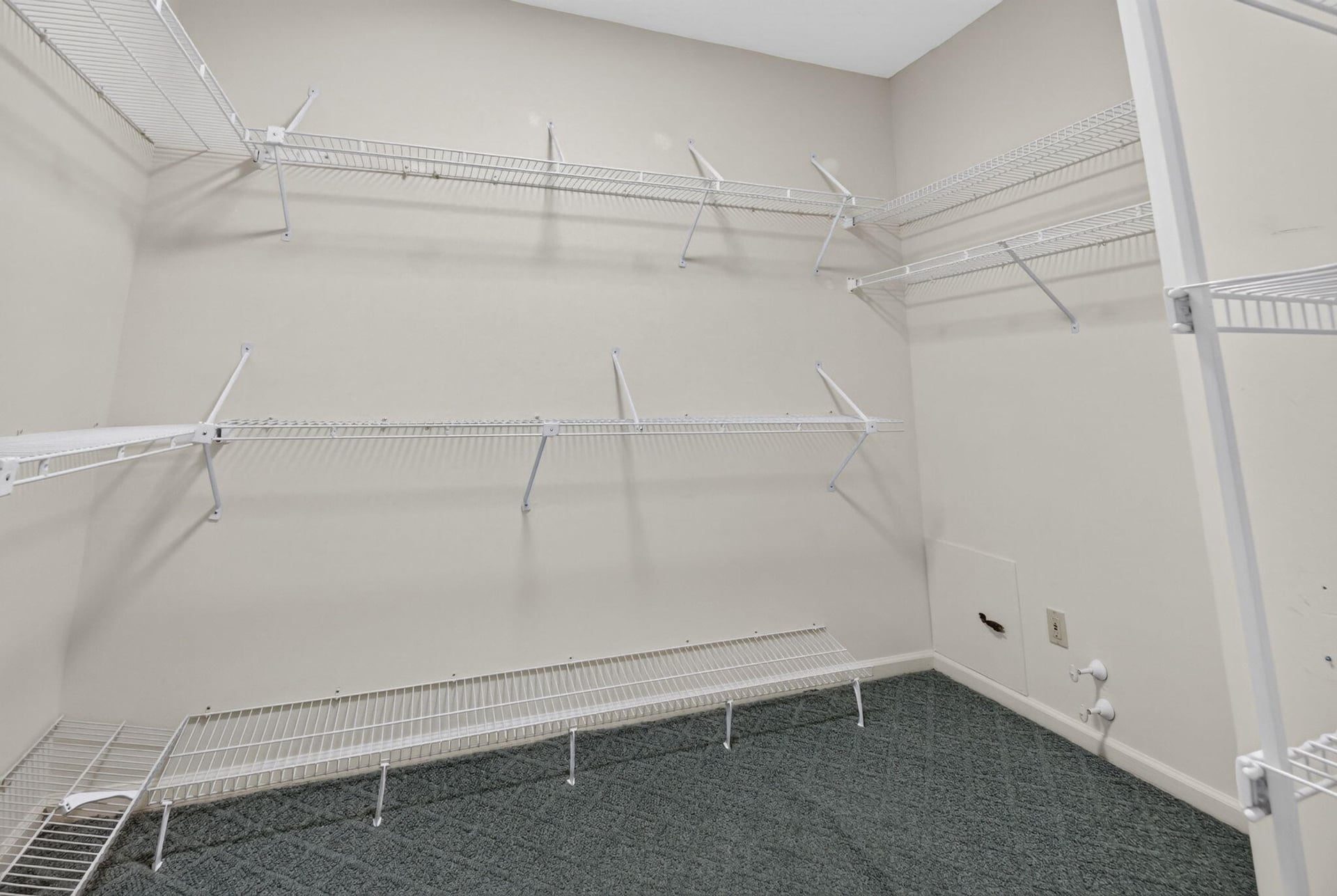 Unit 4 photo 15