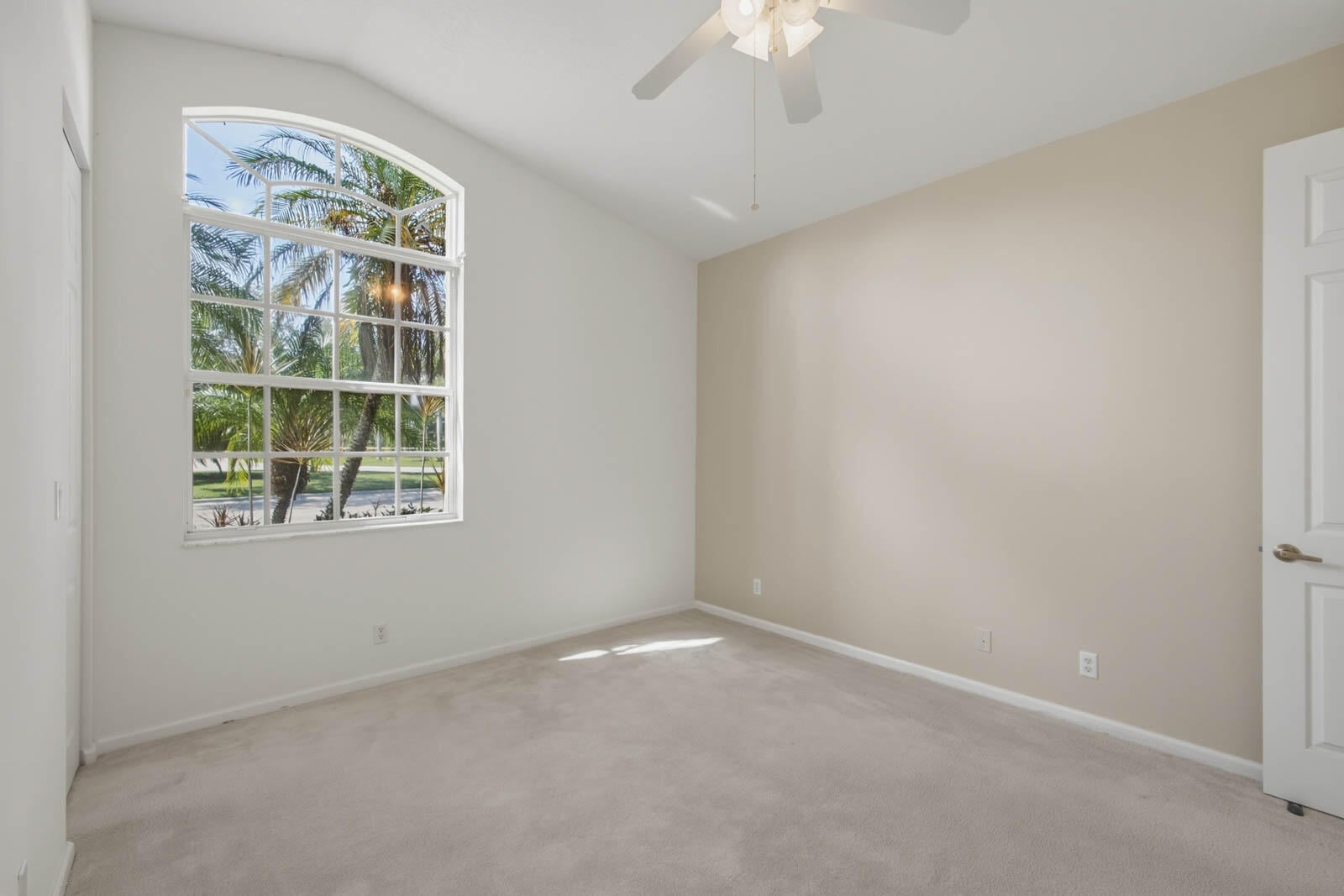  Residence photo 33