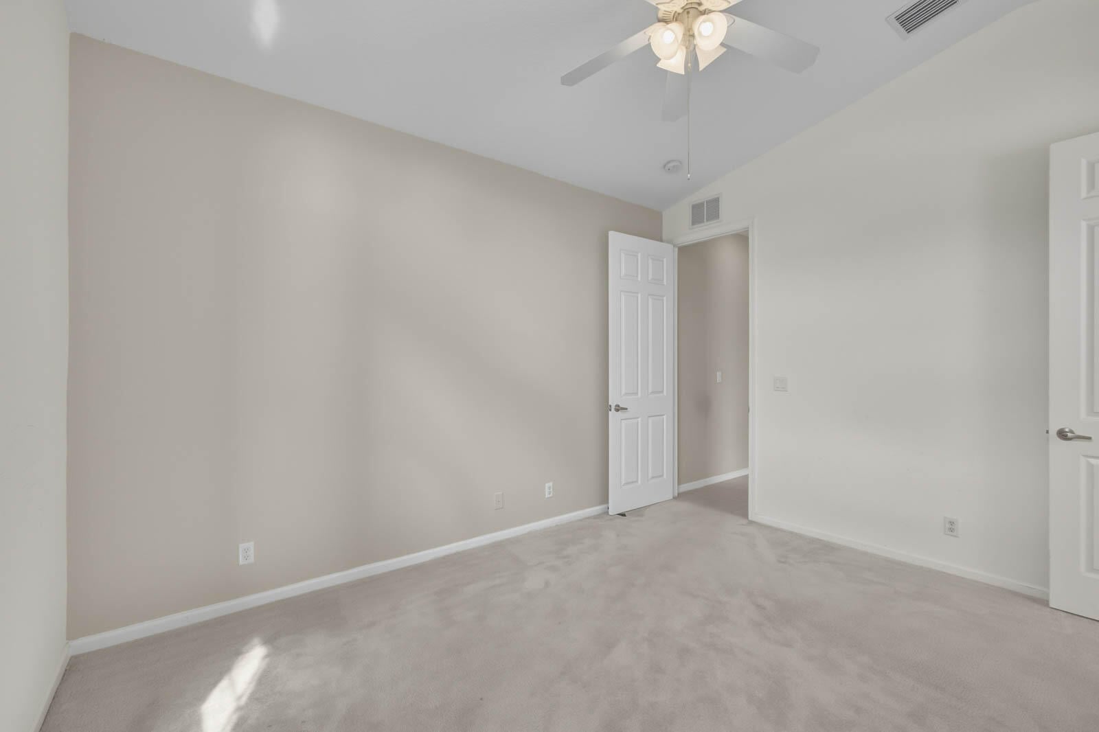  Residence photo 34