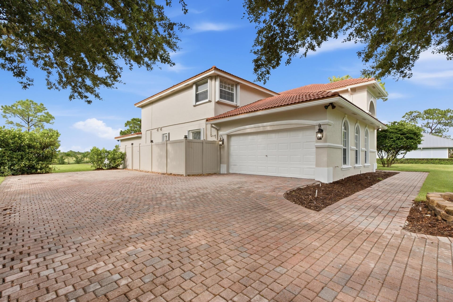 Residence photo 5