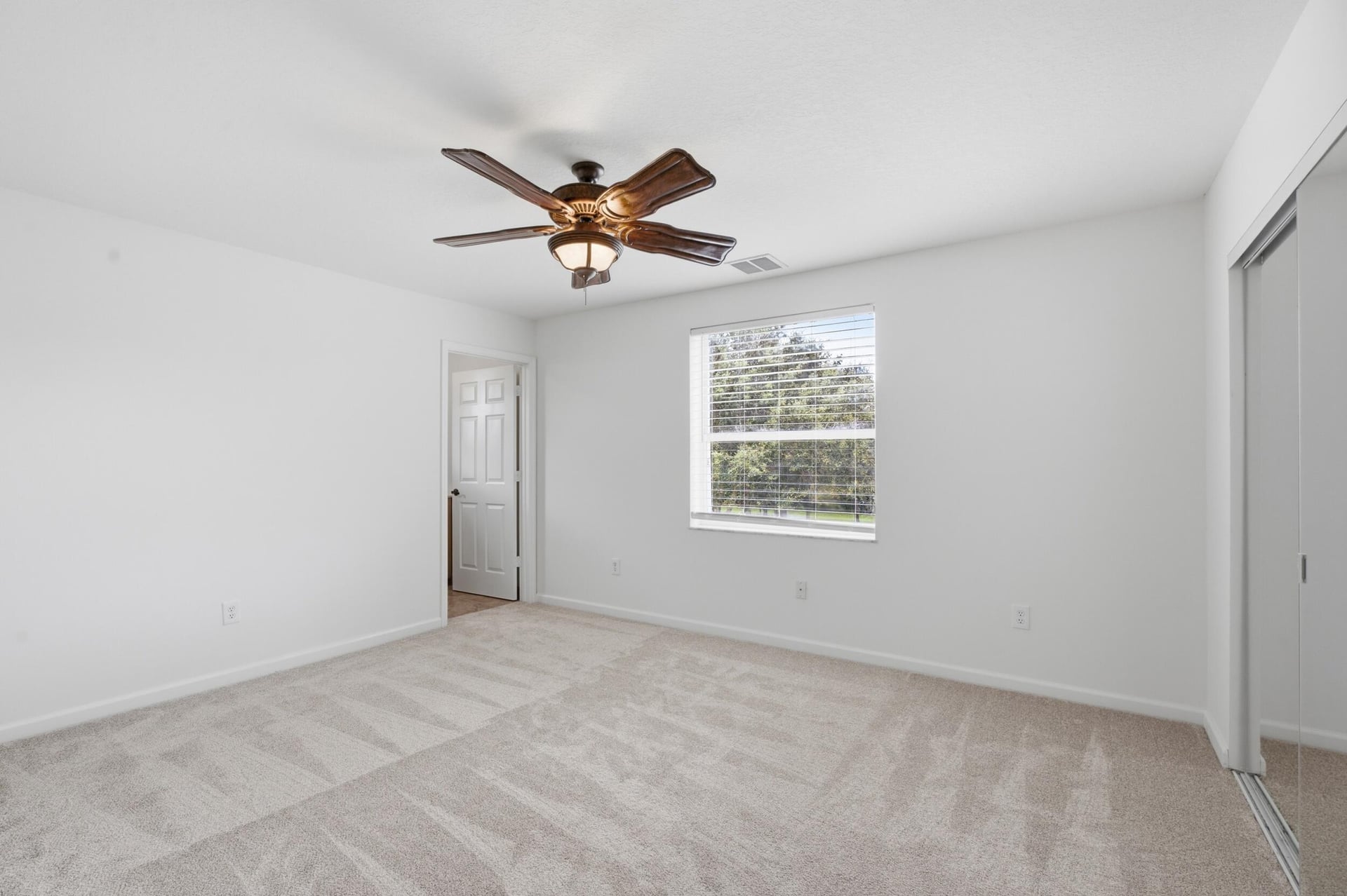 Residence photo 28