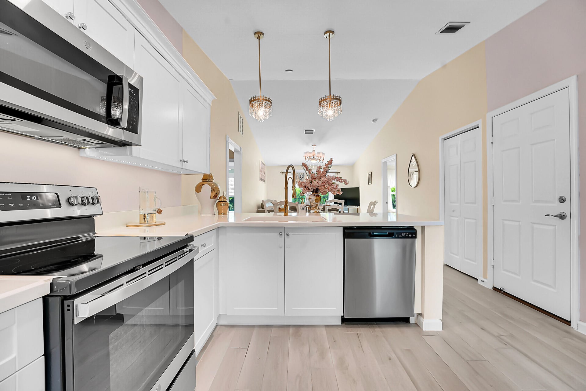  Residence photo 4