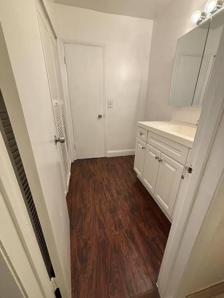 Unit 22 photo 8