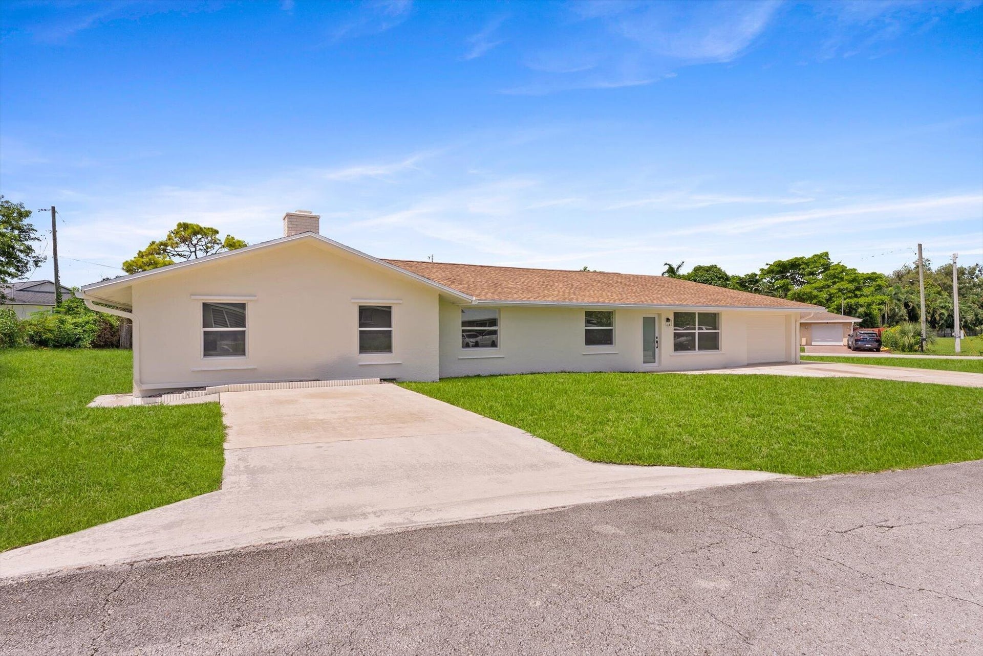 Residence photo 3