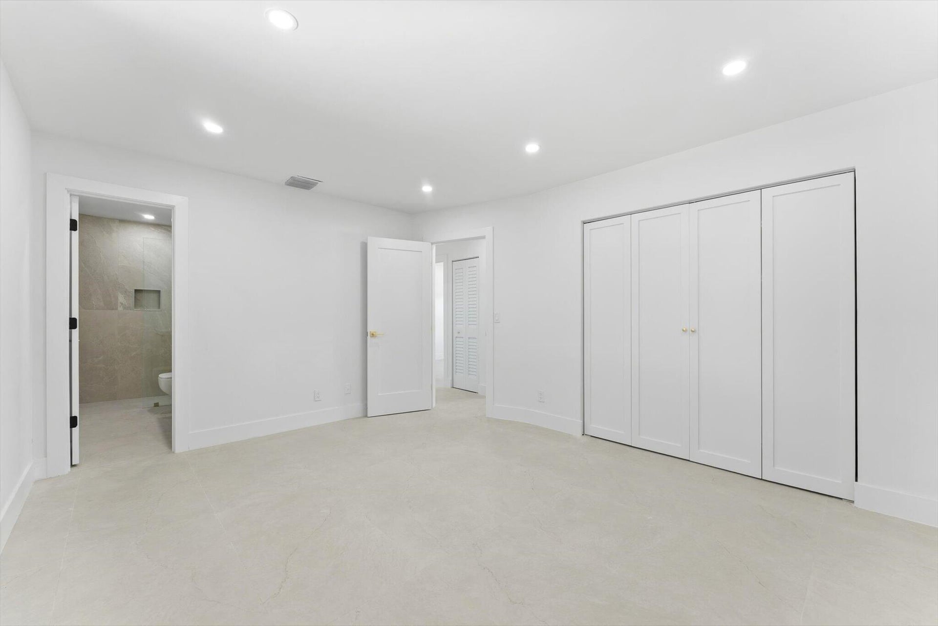 Residence photo 16
