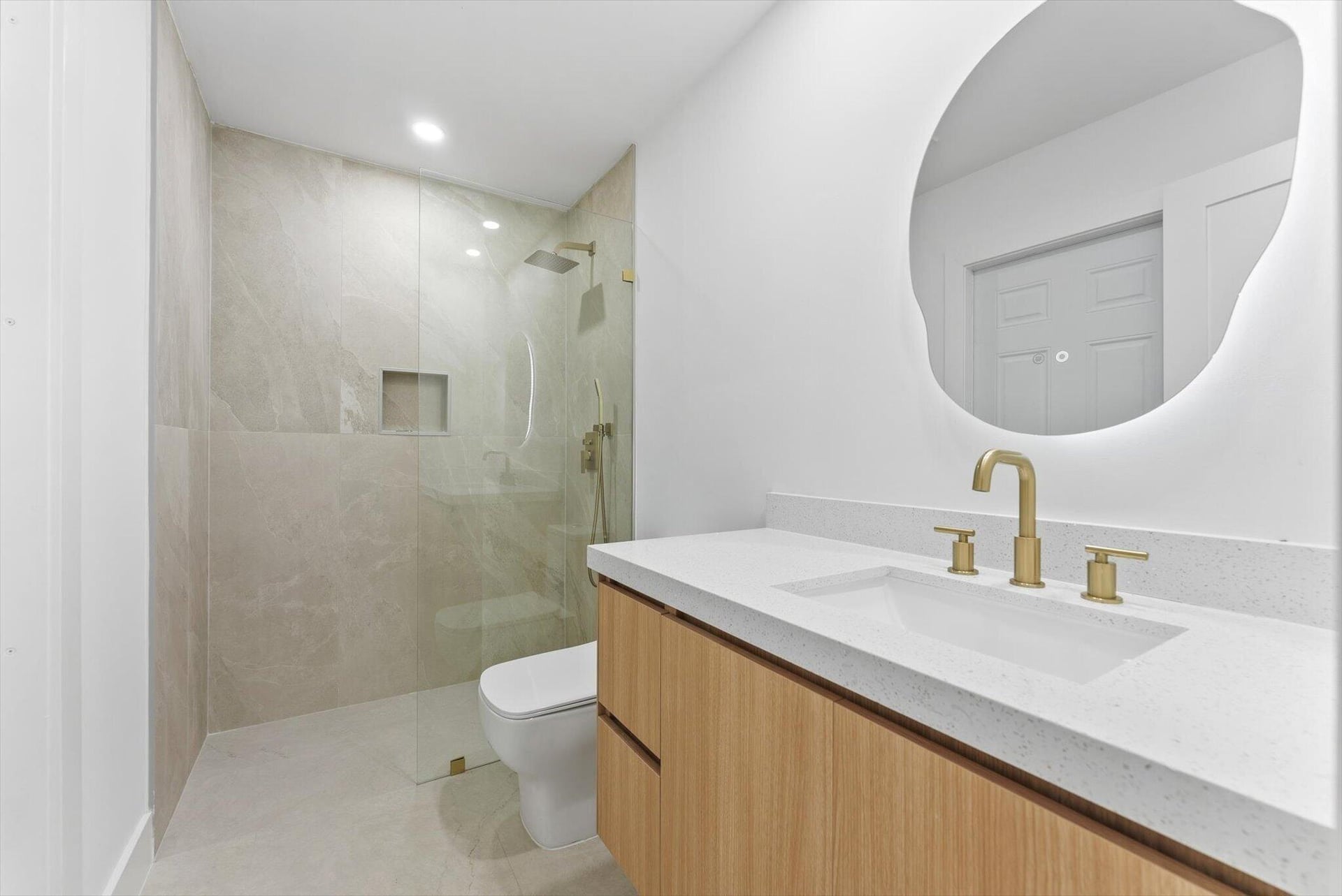 Residence photo 17