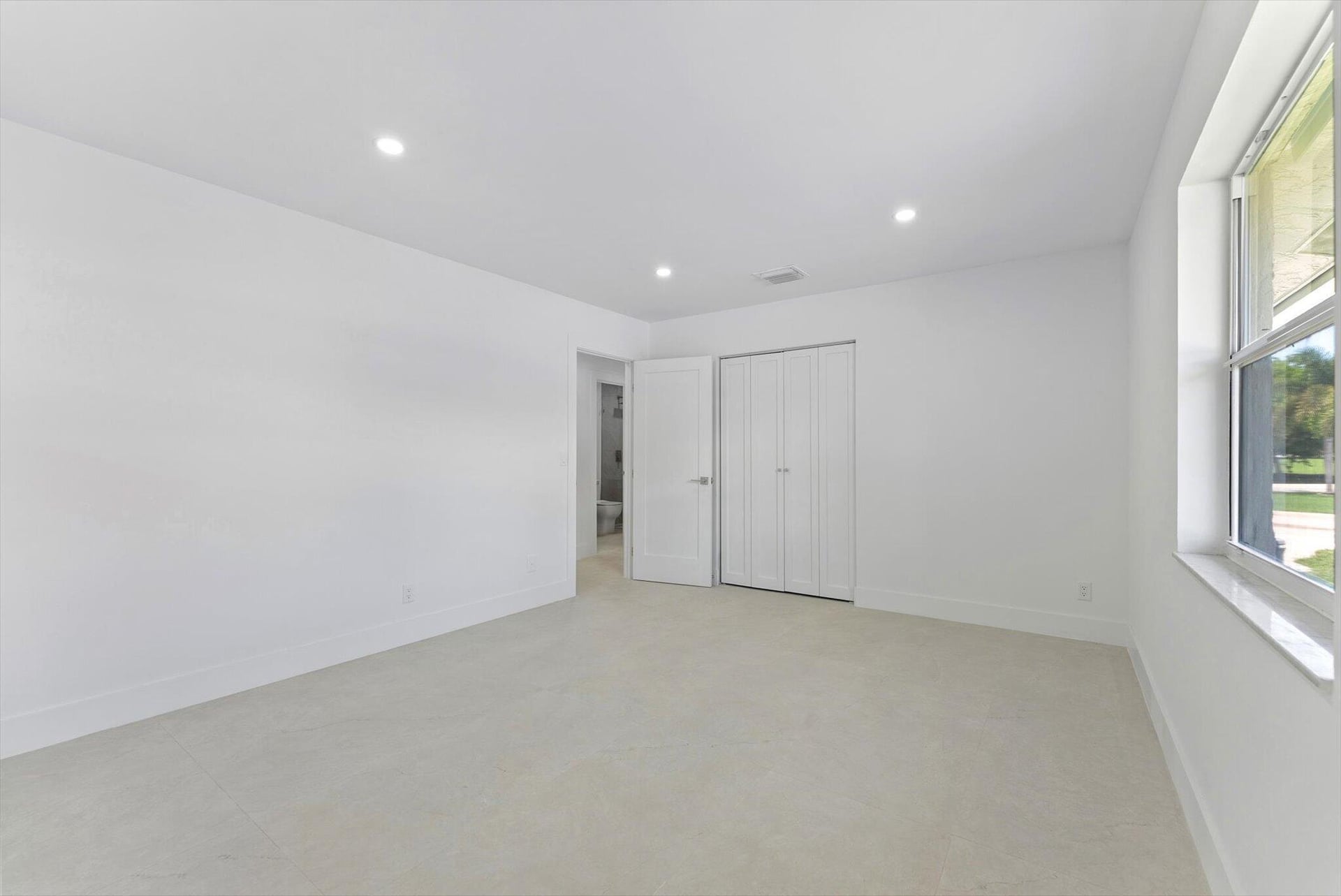 Residence photo 19
