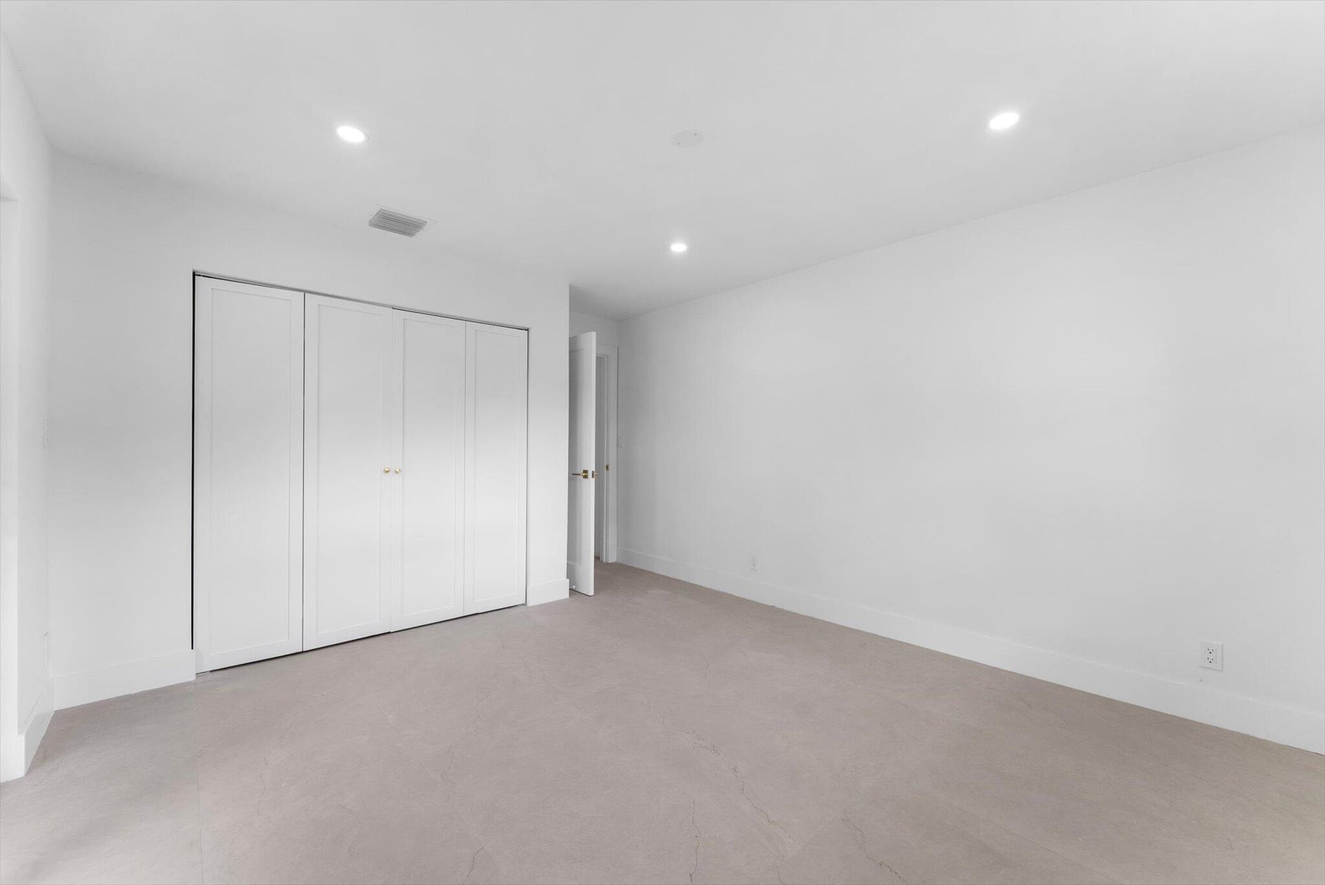 Residence photo 28