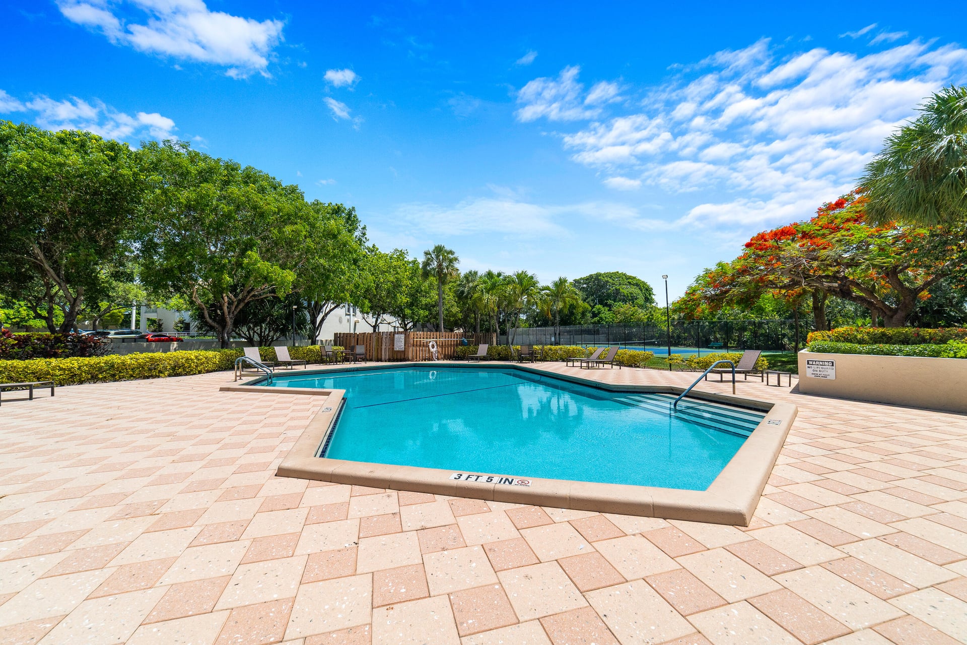Residence photo 32