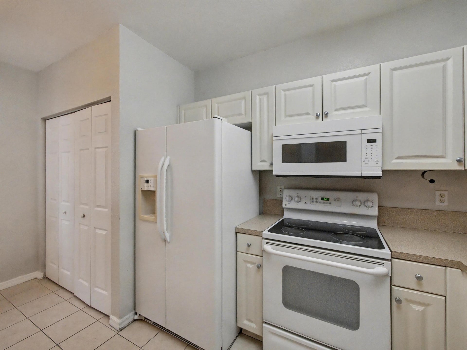 Residence photo 3