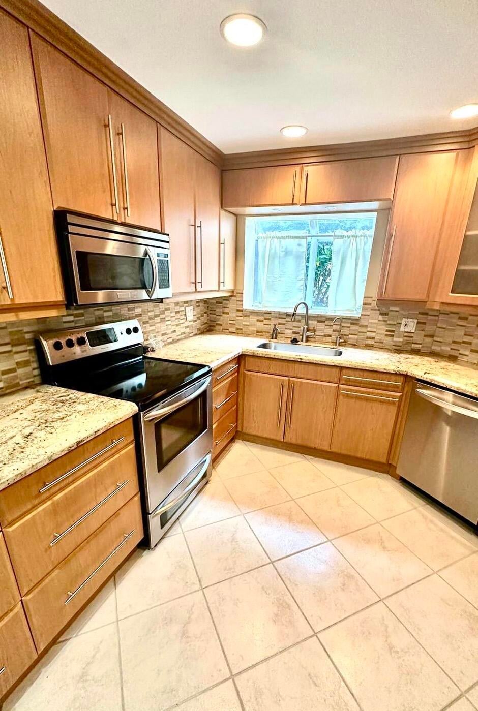  Unit 22641 photo 11