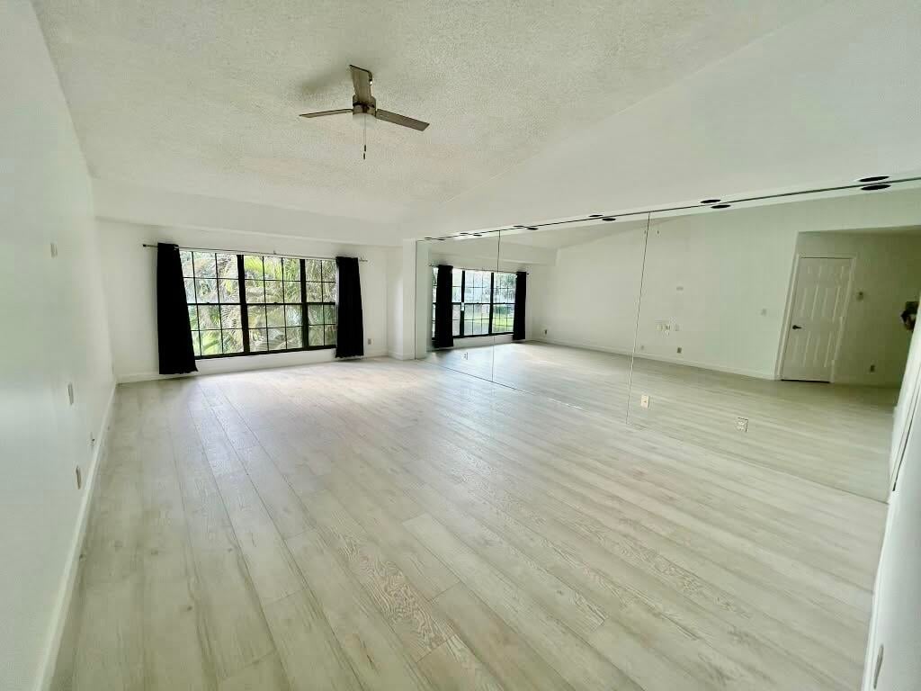  Unit 22641 photo 17