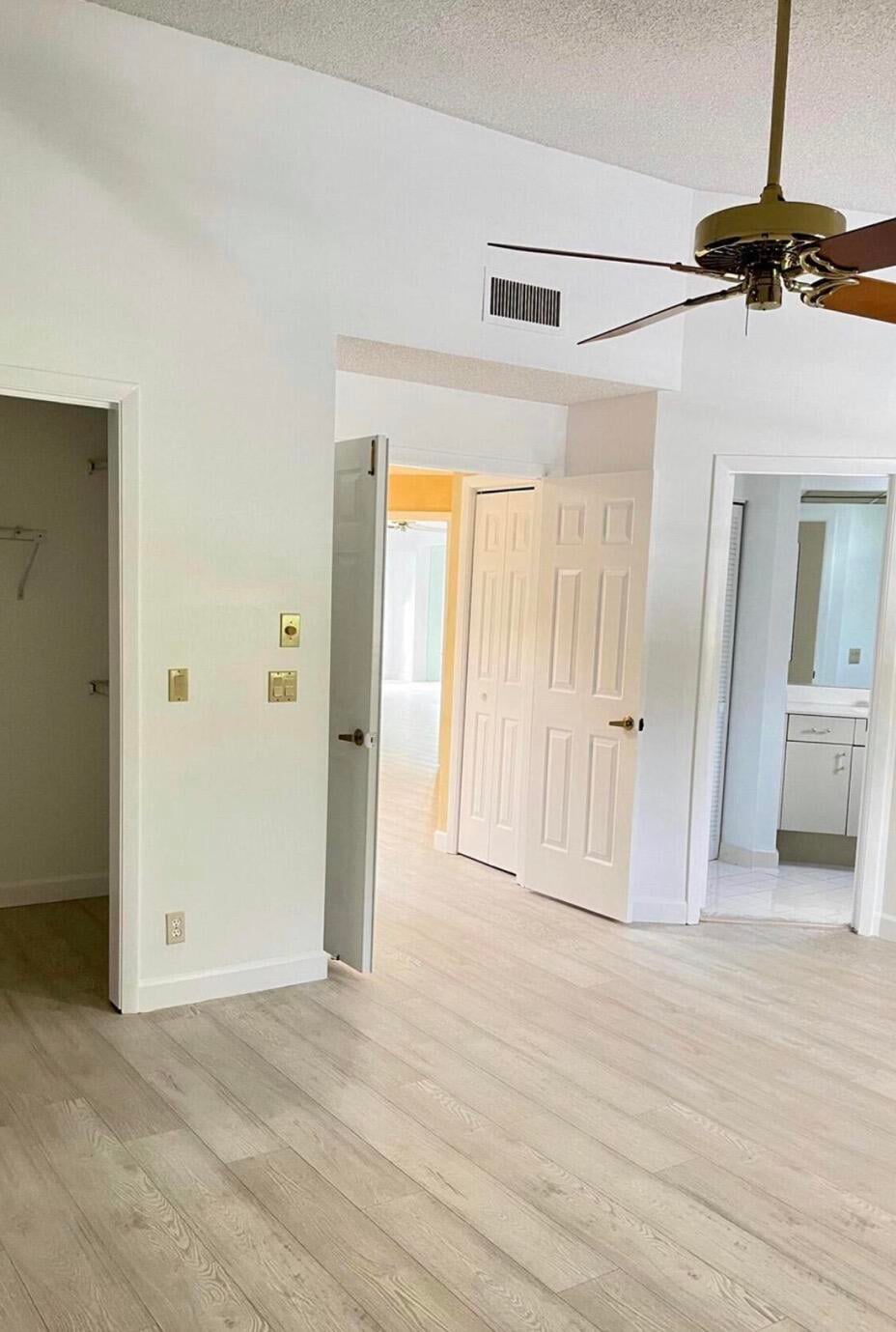  Unit 22641 photo 19